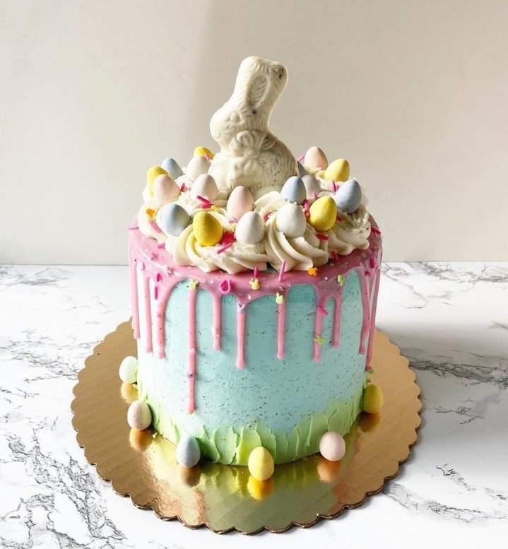 🐰 Looking for a sweet treat that every-bunny will enjoy this weekend? 🐰

@milcolibrisbakery has a special pre-order Easter menu featuring this beautiful cake! 👉 https://bit.ly/3VBKa1X

📷: Mil Colibris Bakery + Cafe | 481 Roger Williams Ave. | 847