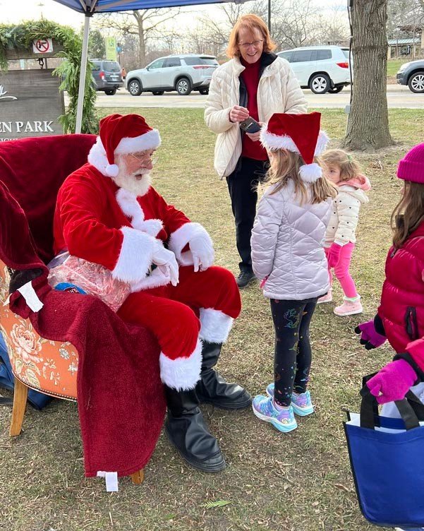 The Ravinia District will officially kick off the holiday season with the Annual Cookie &amp; Cocoa Crawl sponsored by SSA 17 property owners on Saturday, December 6th. This annual event invites the community to visit participating businesses for fes