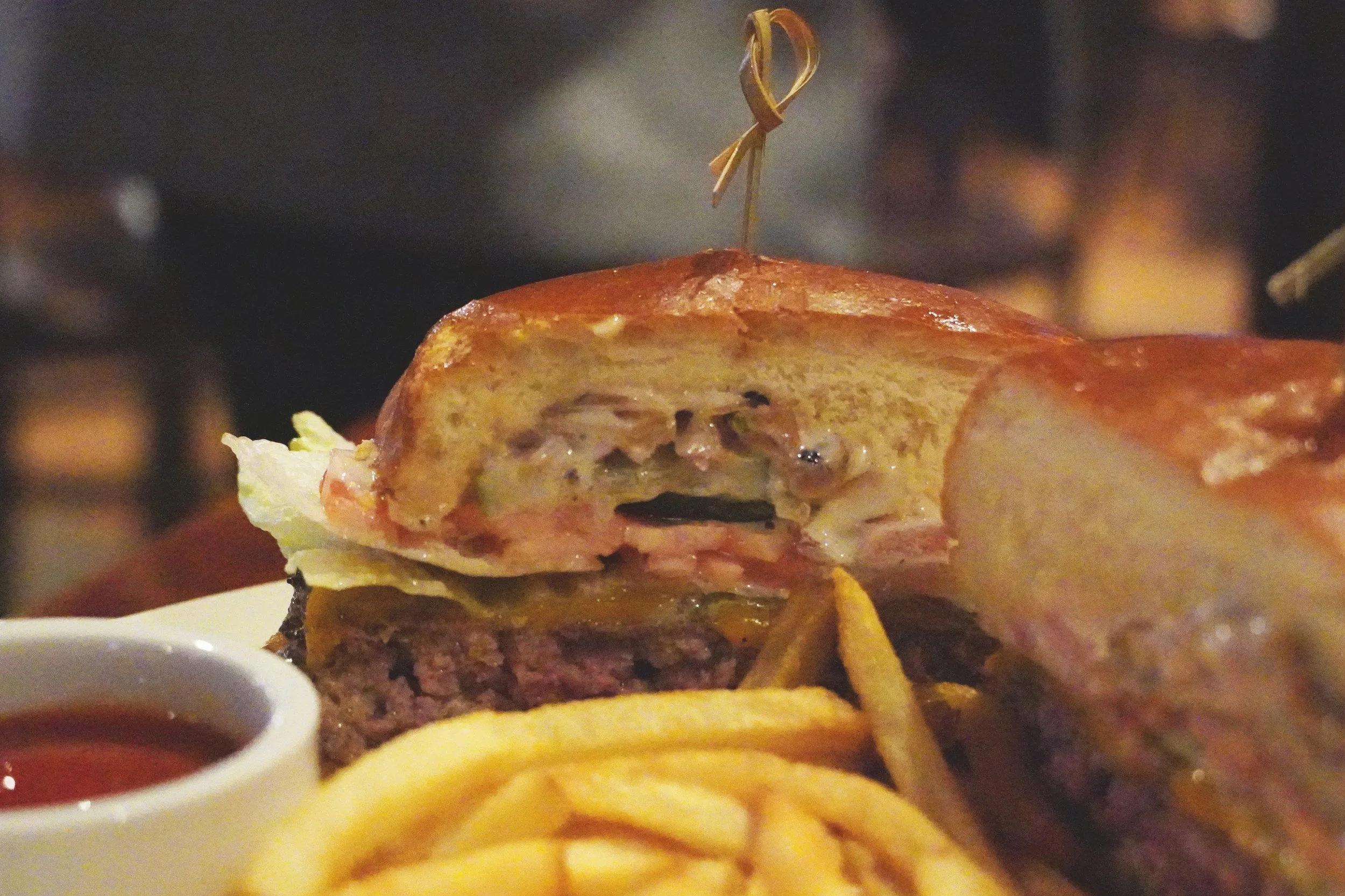 CLASSIC BURGER (8).JPG