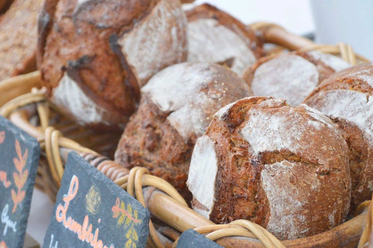 The Ravinia Farmers Market is back at Jens Jensen Park every Wednesday, bringing the best of the Midwest to the heart of the Ravinia District.

Fresh produce, artisan foods, flowers, baked goods, live music, and more, your midweek morning stop for al