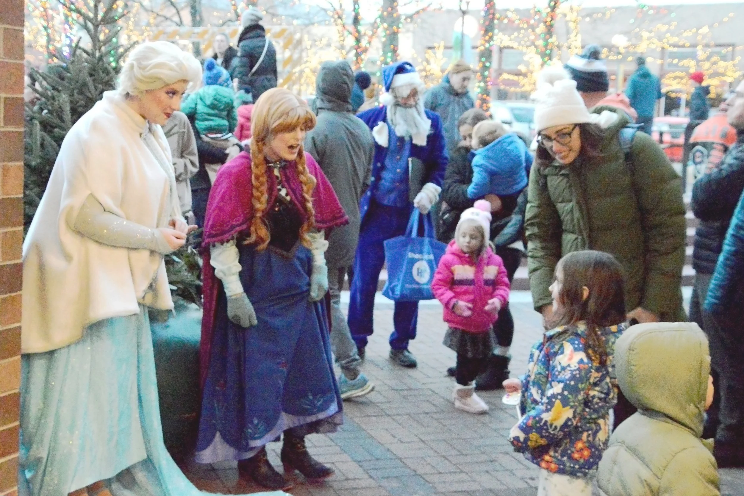 HOLIDAY LIGHTING 2025 (23).JPG