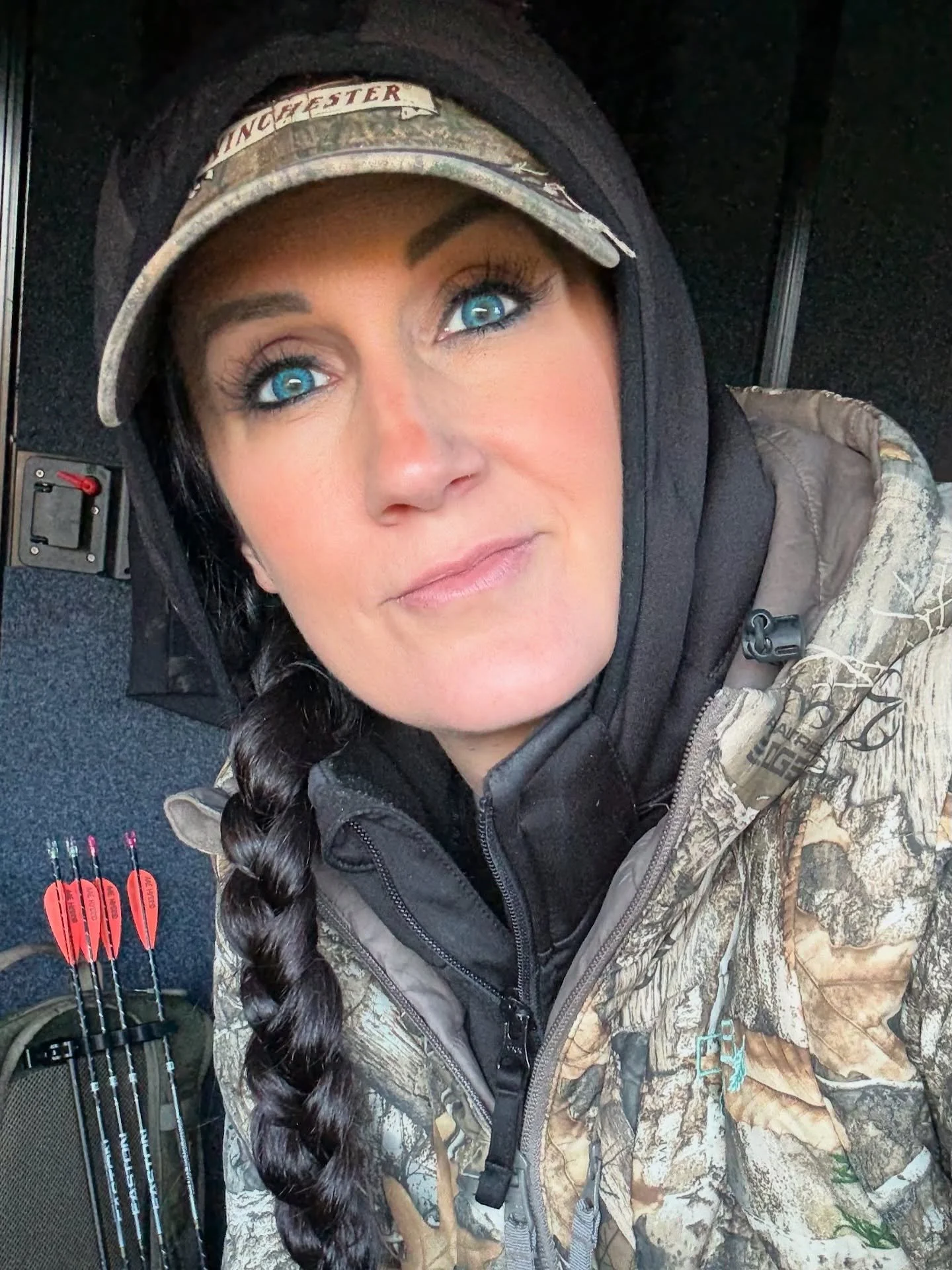 Last day here in Kansas! Been putting in long hours on stand all week&hellip;no luck so far, but it can all change in an instant. Hoping a giant shows up today! 🏹 Good luck to everyone out hunting! #WinchesterDeadlyPassion