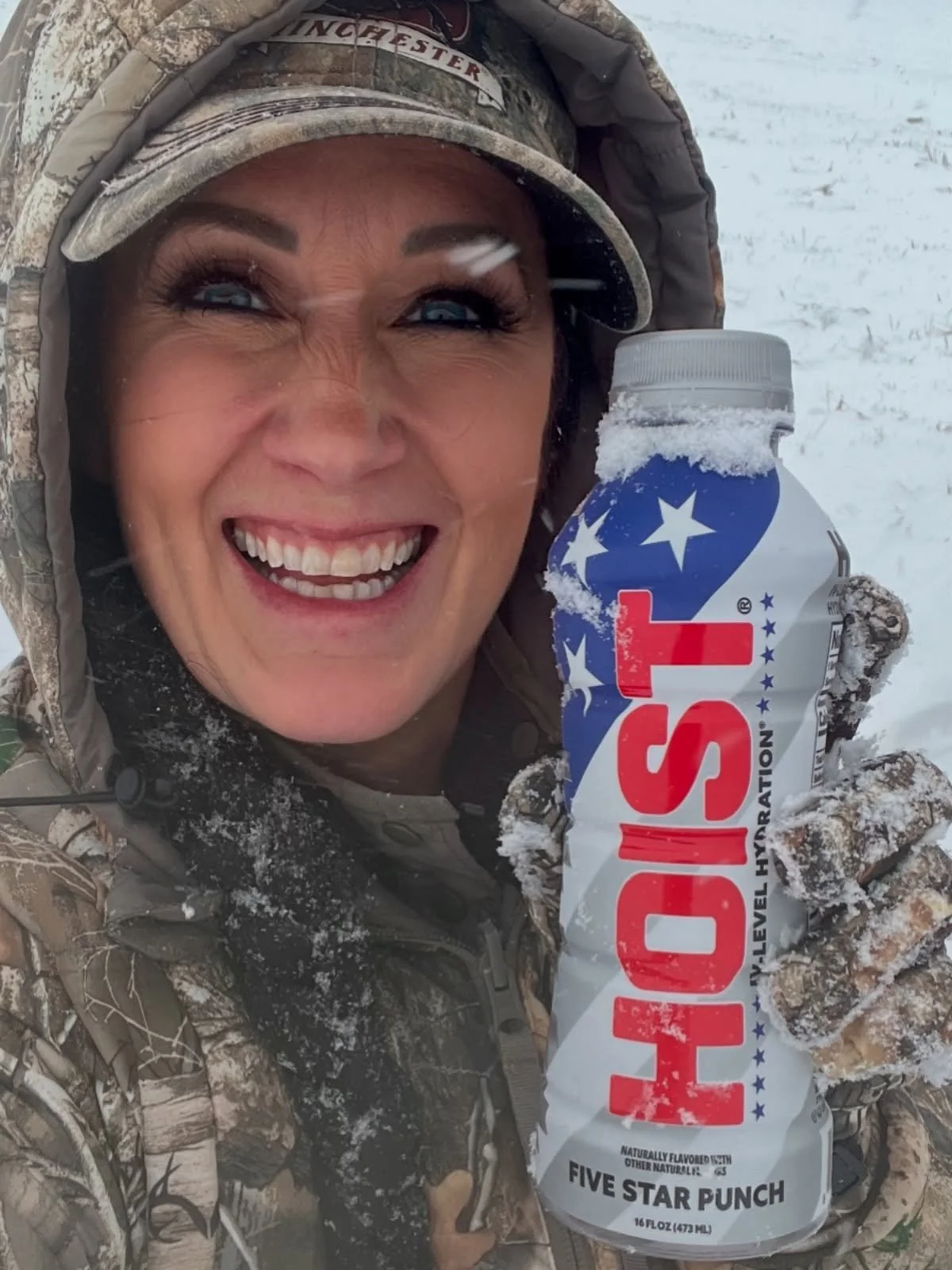 Late season is one of my favorite times to be in the field&hellip;cold weather, big bucks, and most hunters have already called it quits. Time to let the good times roll in Iowa, Illinois, South Dakota, and Ohio&hellip;fueled by @drinkhoist even in t