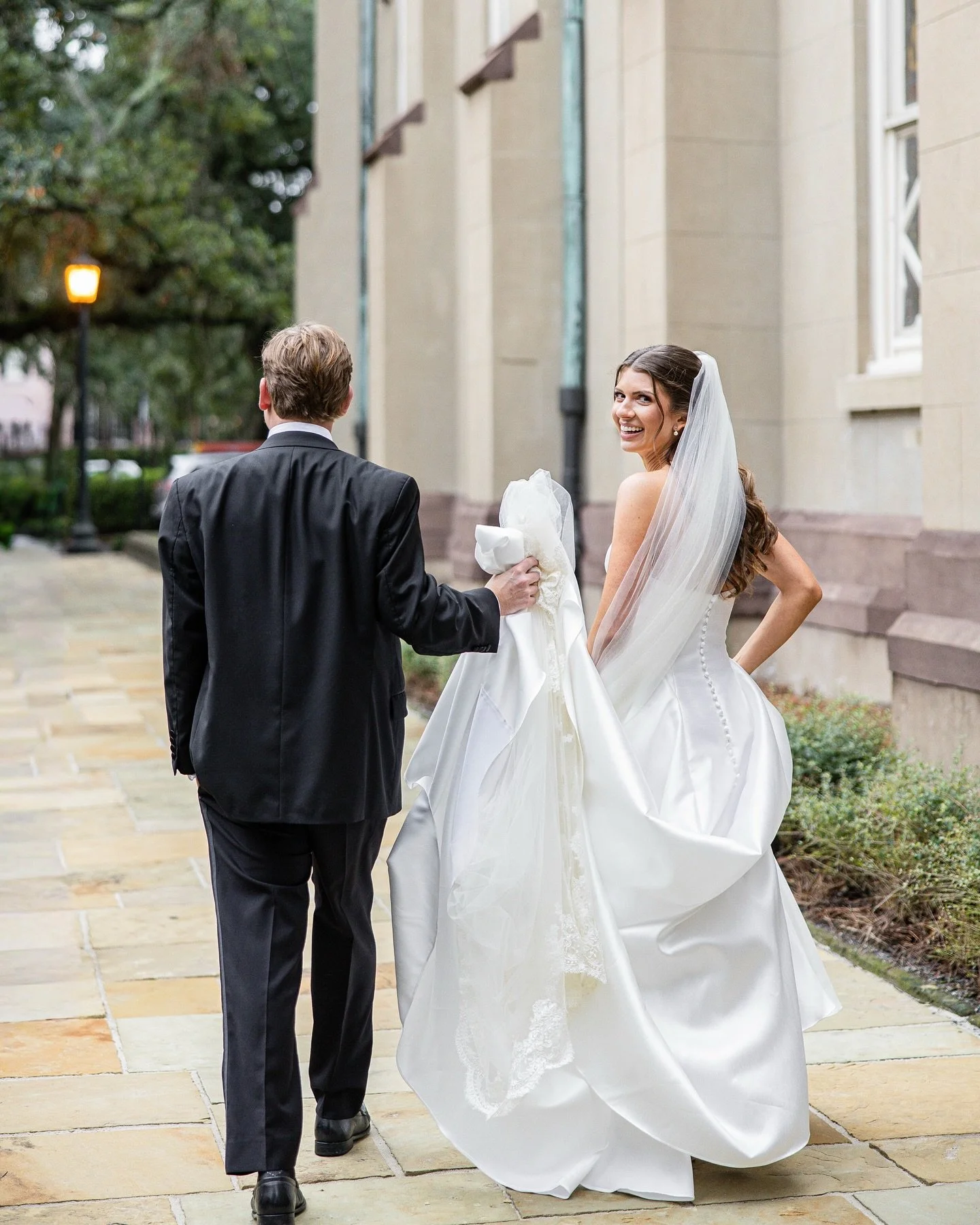 Introducing The Comptons!! A little glimpse into one of two incredible weddings from this past weekend 🤩

Getting to take wedding photos for friends is truly something special and I&rsquo;m so honored they trusted me with their day. 

So much more t