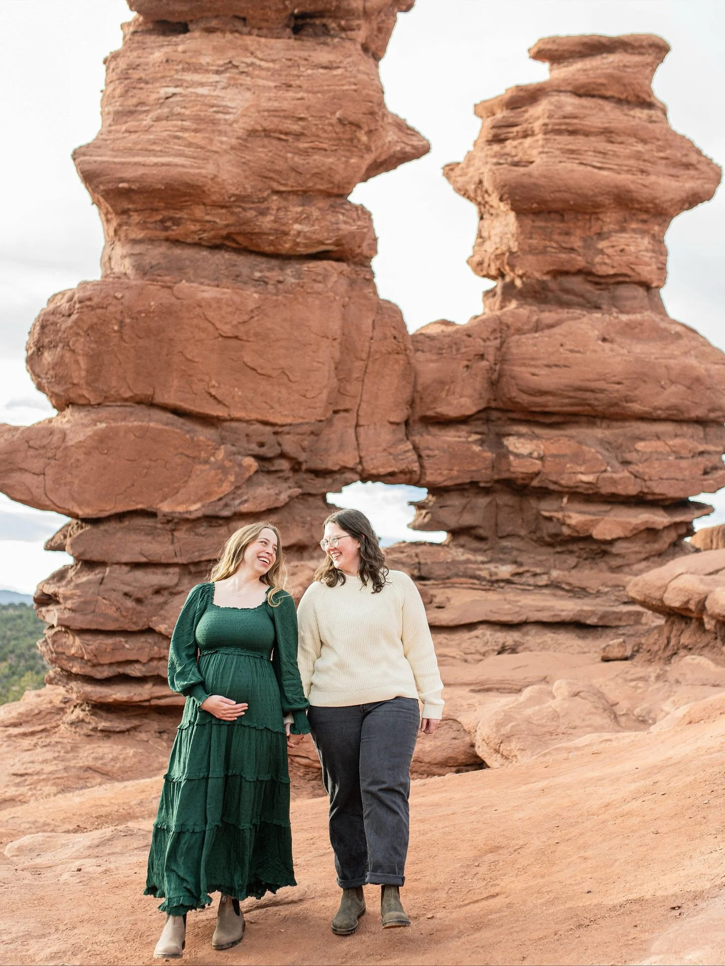 Had to share a few from my trip to Colorado 🤩

Thankful for being able to travel and for friends that trust me enough to fly me across the country to take maternity photos 🫶🏻

MANY more to come from this Colorado maternity session!
