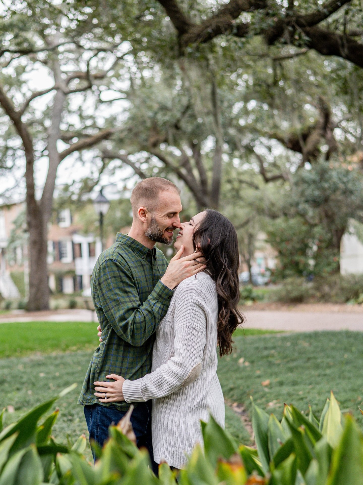Winter couples portraits at Chatham Square ✨