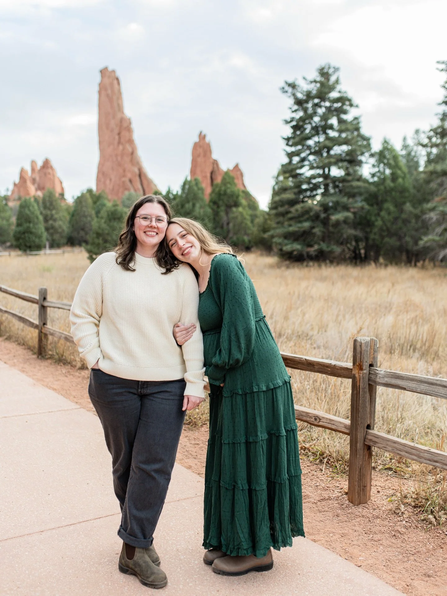 Thinking about Colorado + these gorgeous maternity photos today ✨

Destination Wedding Photographer | Savannah Photographer | Colorado Weddings