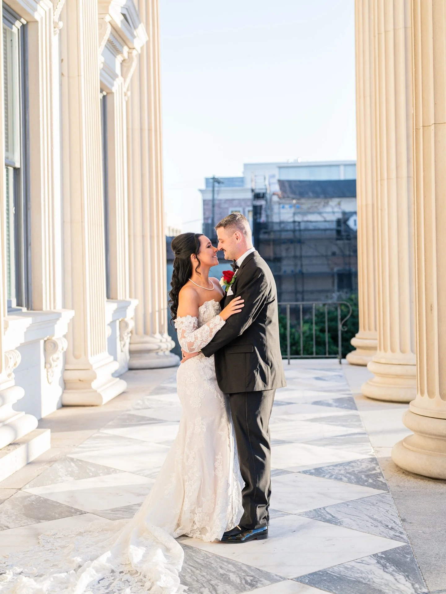 So obsessed with winter weddings in Charleston 🤩

Planning/Coordination: @lm.eventcoordination