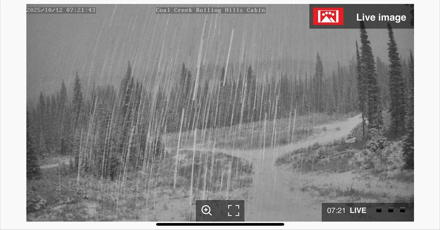 ❄️ IT&rsquo;S HAPPENING! ❄️

Fernie just woke up to 20 cm of fresh snow overnight and the stoke is officially ON. The mountains are turning white and our @pacesetter_equipment Pow Cam just caught its first real dump of the season &mdash; and it&rsquo