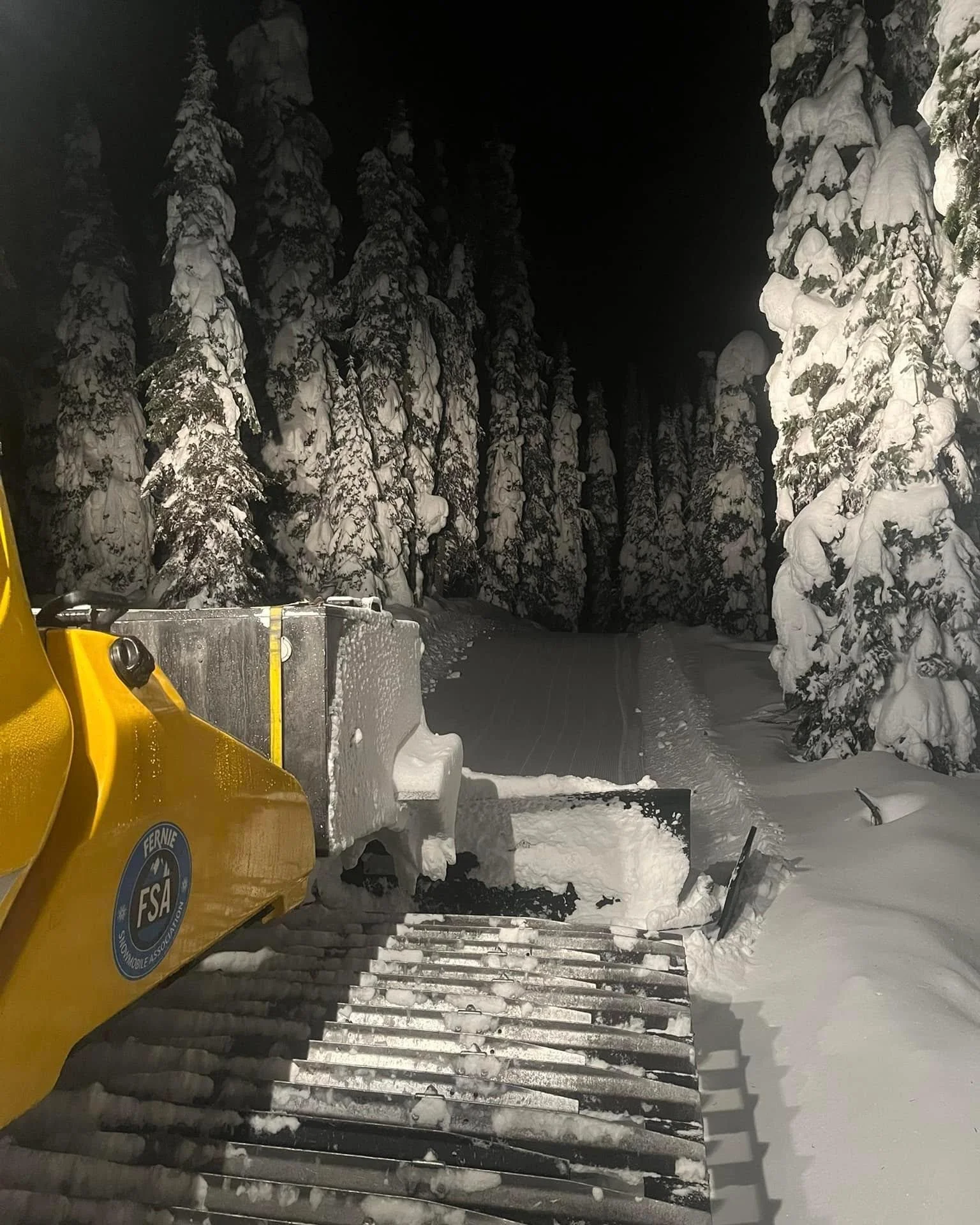 🚨 We&rsquo;re Hiring! 🚨 Join the team behind the trails! The Fernie Snowmobile Association &mdash; 2025 BC Snowmobile Club of the Year &mdash; is looking for new crew members for the upcoming season.

We&rsquo;re hiring for:
❄️ Trailhead Guest Serv