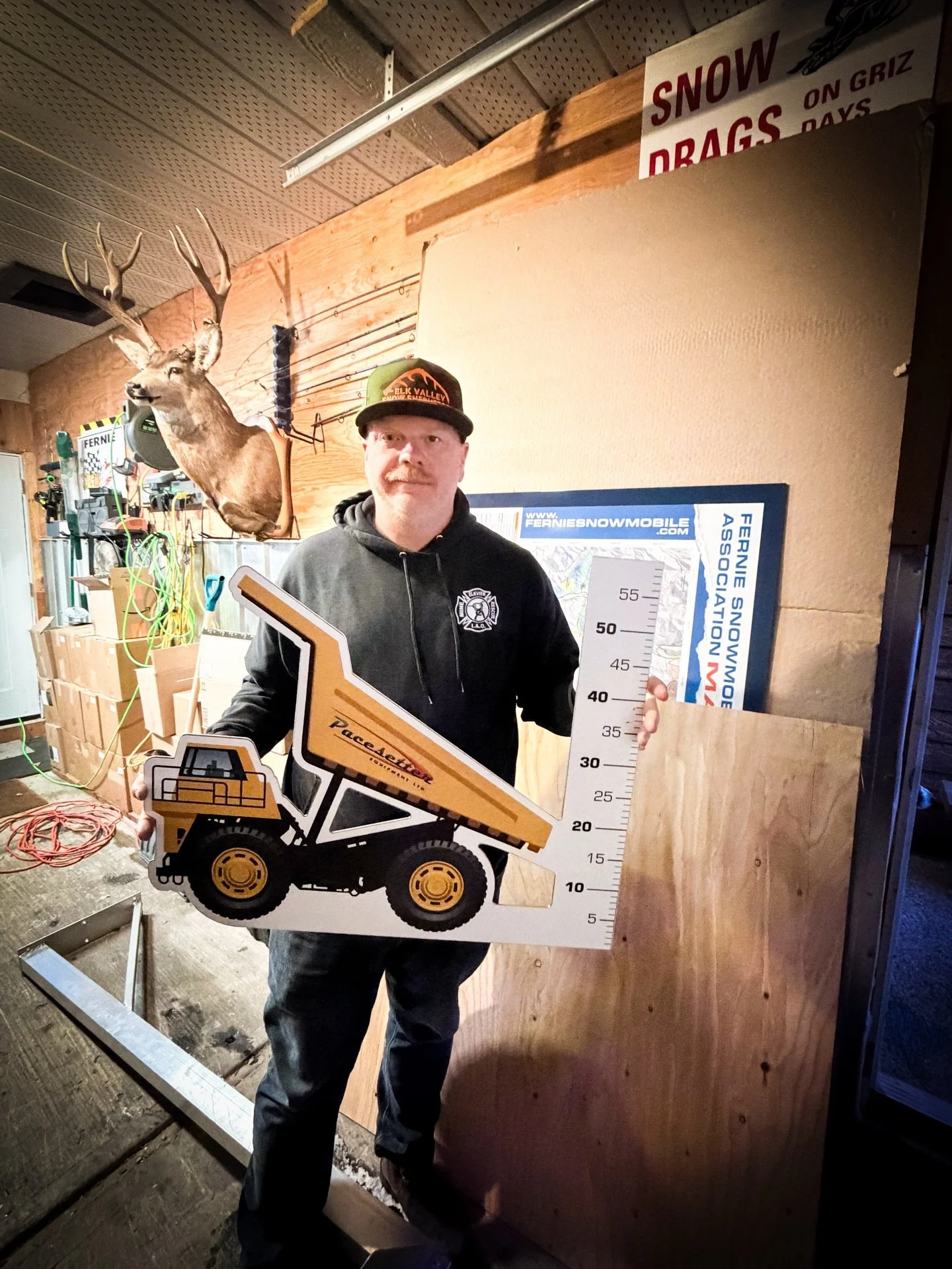 Here&rsquo;s FSA President Justin sizing up the @pacesetter_equipment PowCam Dump of the Day meter &mdash; but do you think this ruler can handle a true Fernie Factor day? 🤔❄️

Tell us your deepest Fernie ride in the comments below!
Let&rsquo;s see 