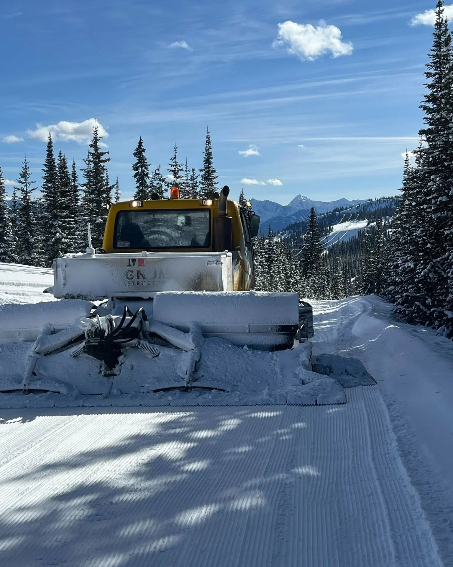 Blue bird powder days and fresh corduroy just do something for the soul.... anyone else agree? 

Hartley, Coal Creek, Summit, Doug Dean, Upper Morrissey, McEvoy, North Pipeline Groomed last night. Notch groomed yesterday. Upper staging areas in effec