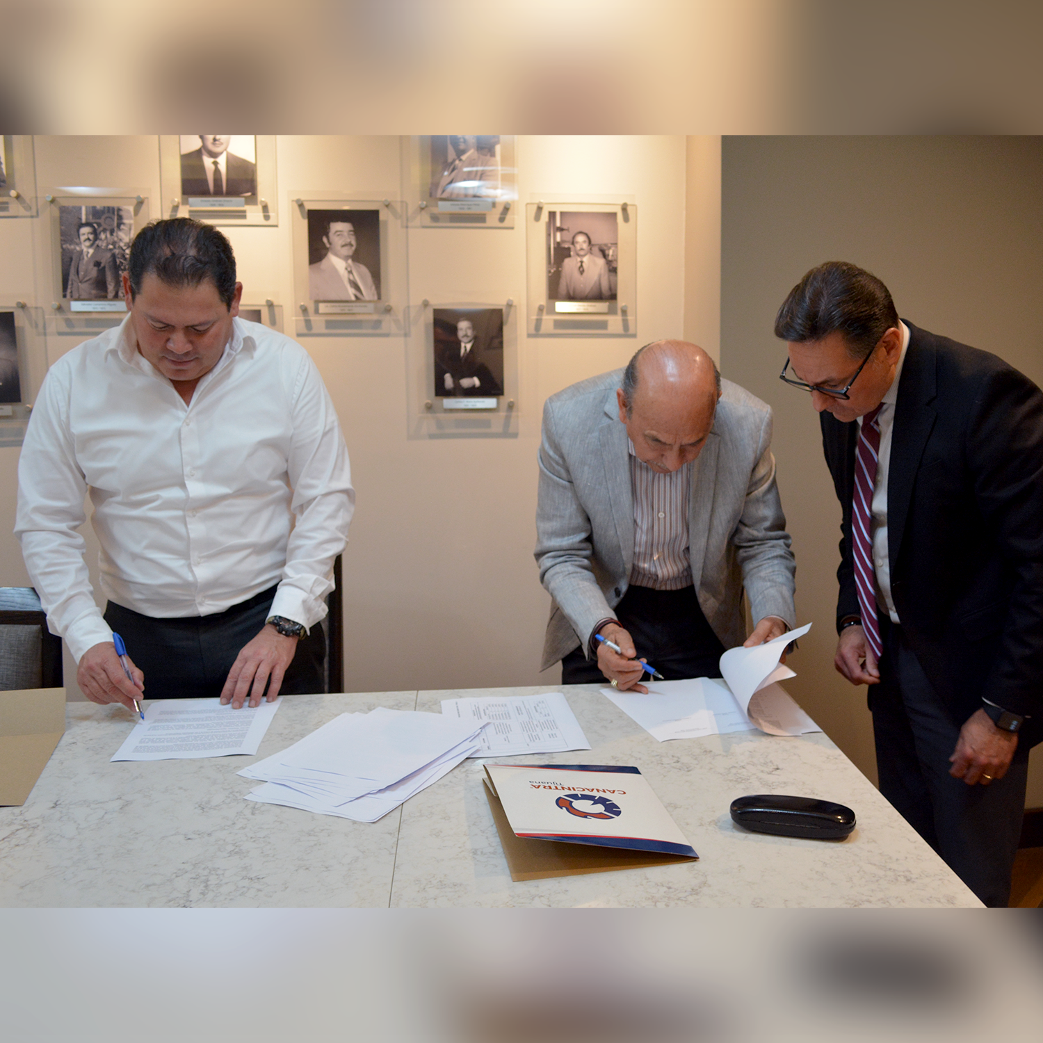 firma-convenio-canacintra-04.png