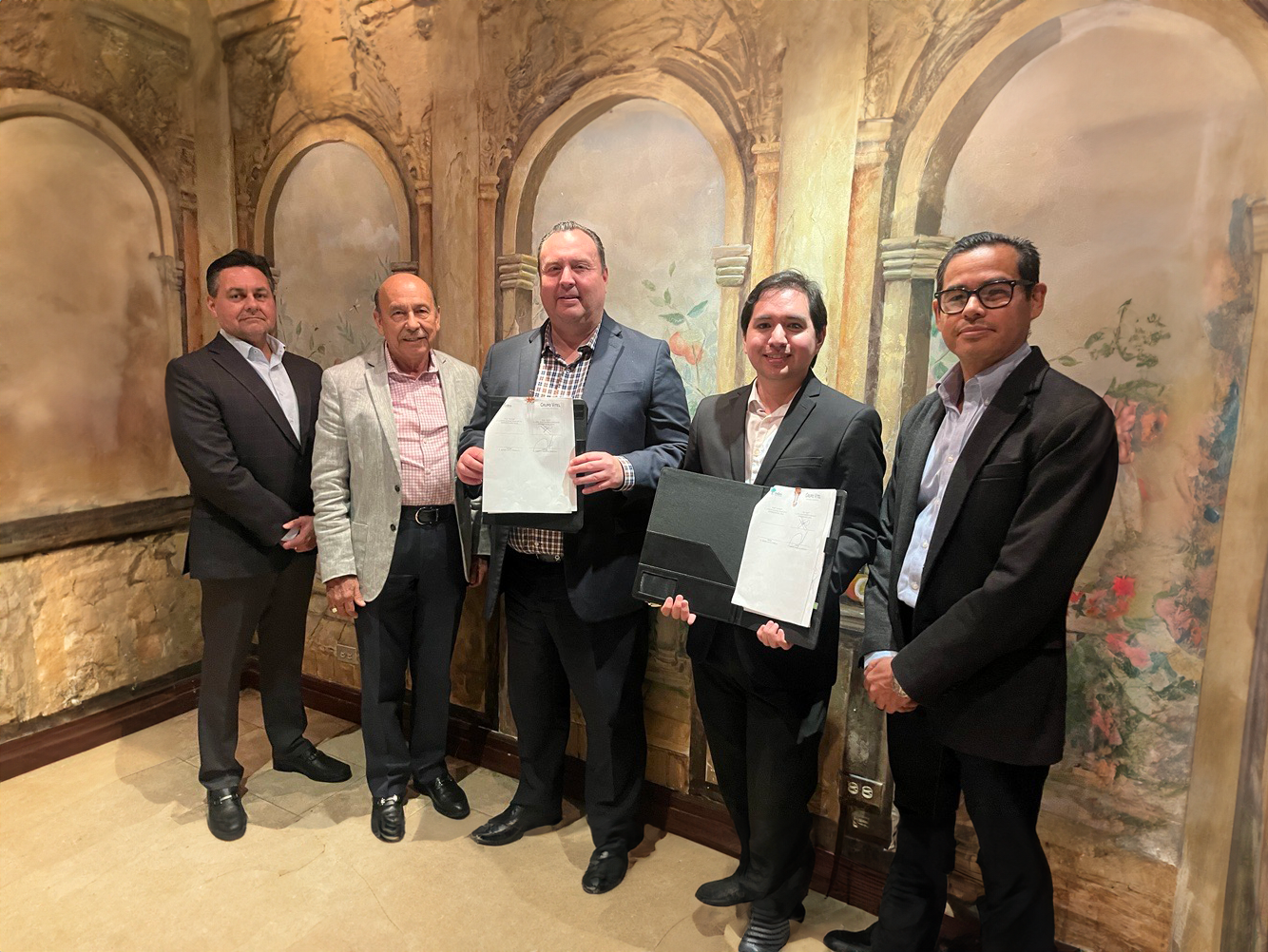 Firma de convenio entre Ventuk e Index Zona Costa para fortalecer el cumplimiento en el sector IMMEX