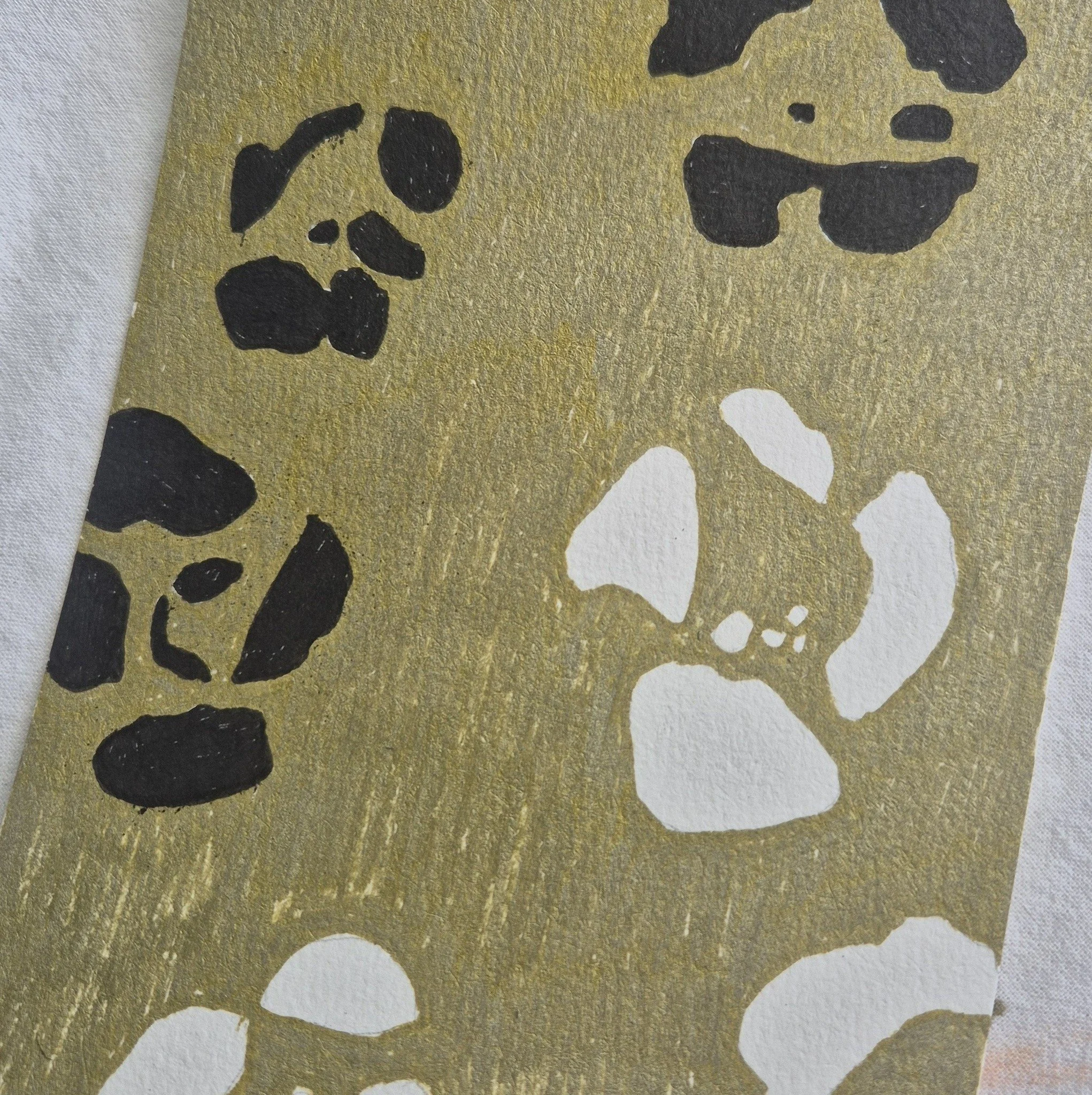 Animal Pattern playing with acrylic pens  #animalpattern #TamlynG #acrylicpen