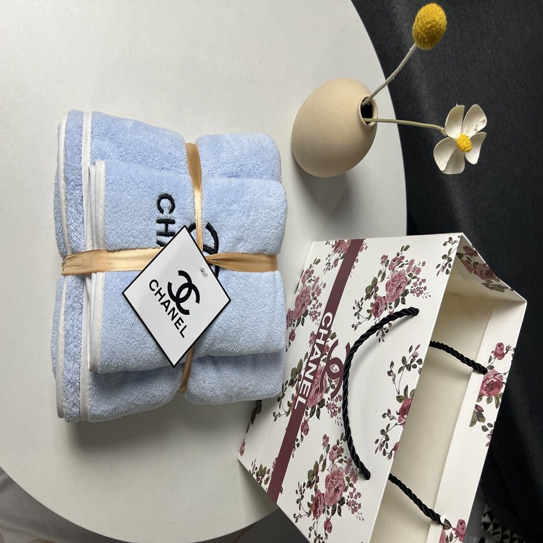 Chanel Hand & Bath Towel set — Toinette's Minaudière