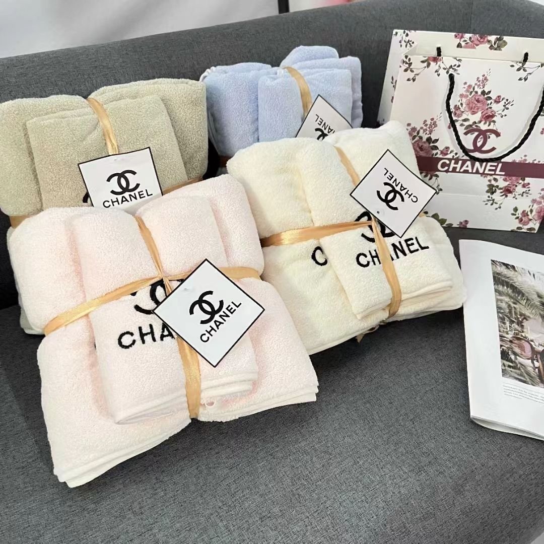 Chanel Hand & Bath Towel set — Toinette's Minaudière Chanel Hand & Bath Towel set — Toinette's Minaudière