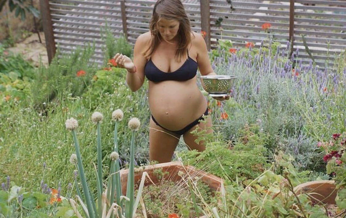 Todays podcast guest @tahneeyoga who speaks on &ldquo;Yin and Taoist approaches to parenthood&rdquo;. 

See true post above for more info !