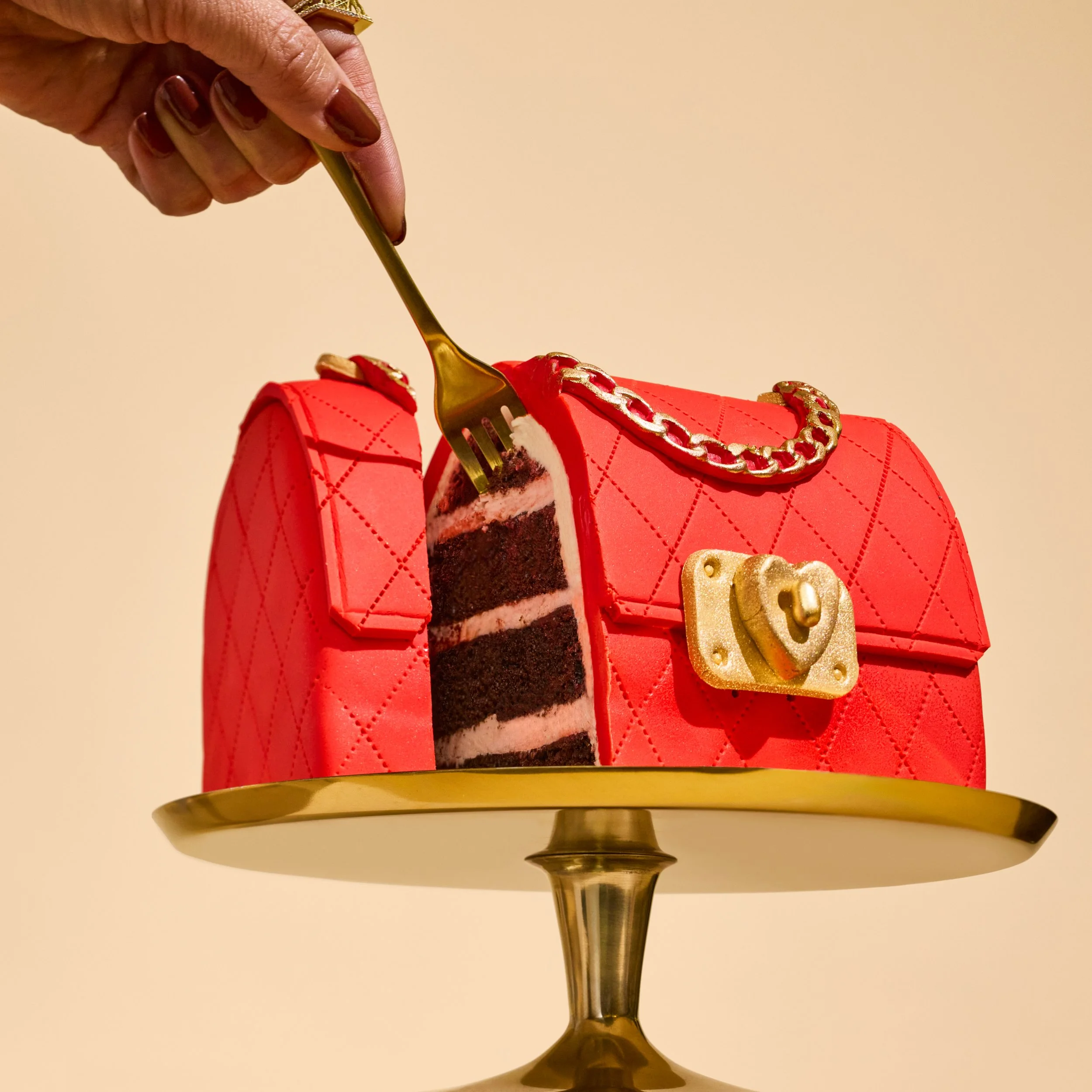 DuffGoldman-RedPurseCake-4-1x1.jpg