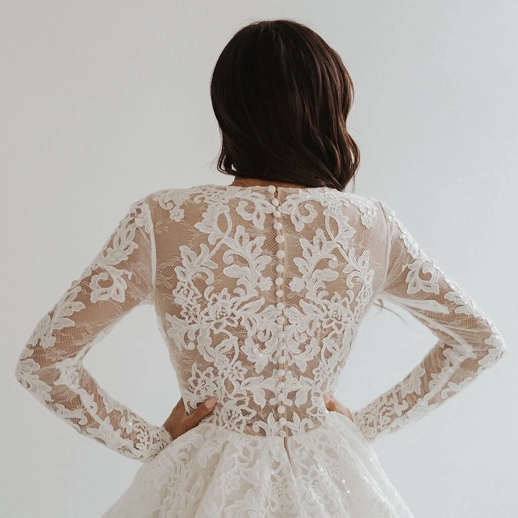 Buttons down the back are always a good idea 💫 

#weddingdress #utahbridalshop #bridetobe