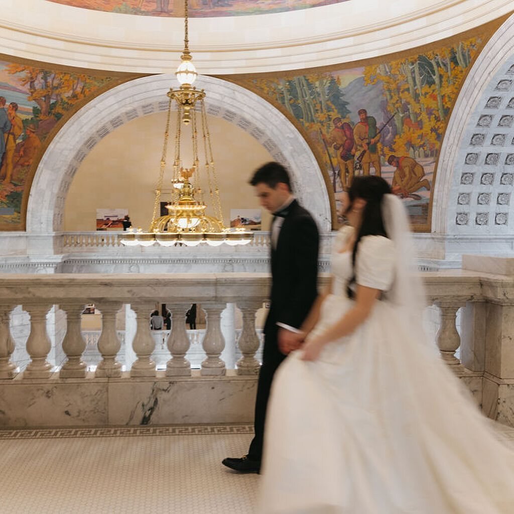 Tale as old as time 💫

#frankiejanebride @brookethebabe wearing Wyndham by @annebarge with custom sleeves and our Palomino veil by @tonifedericiveils 🤍 

#weddingphotography #weddingdressinspo #modestweddingdress #utahbridals #utahbridalshop #weddi