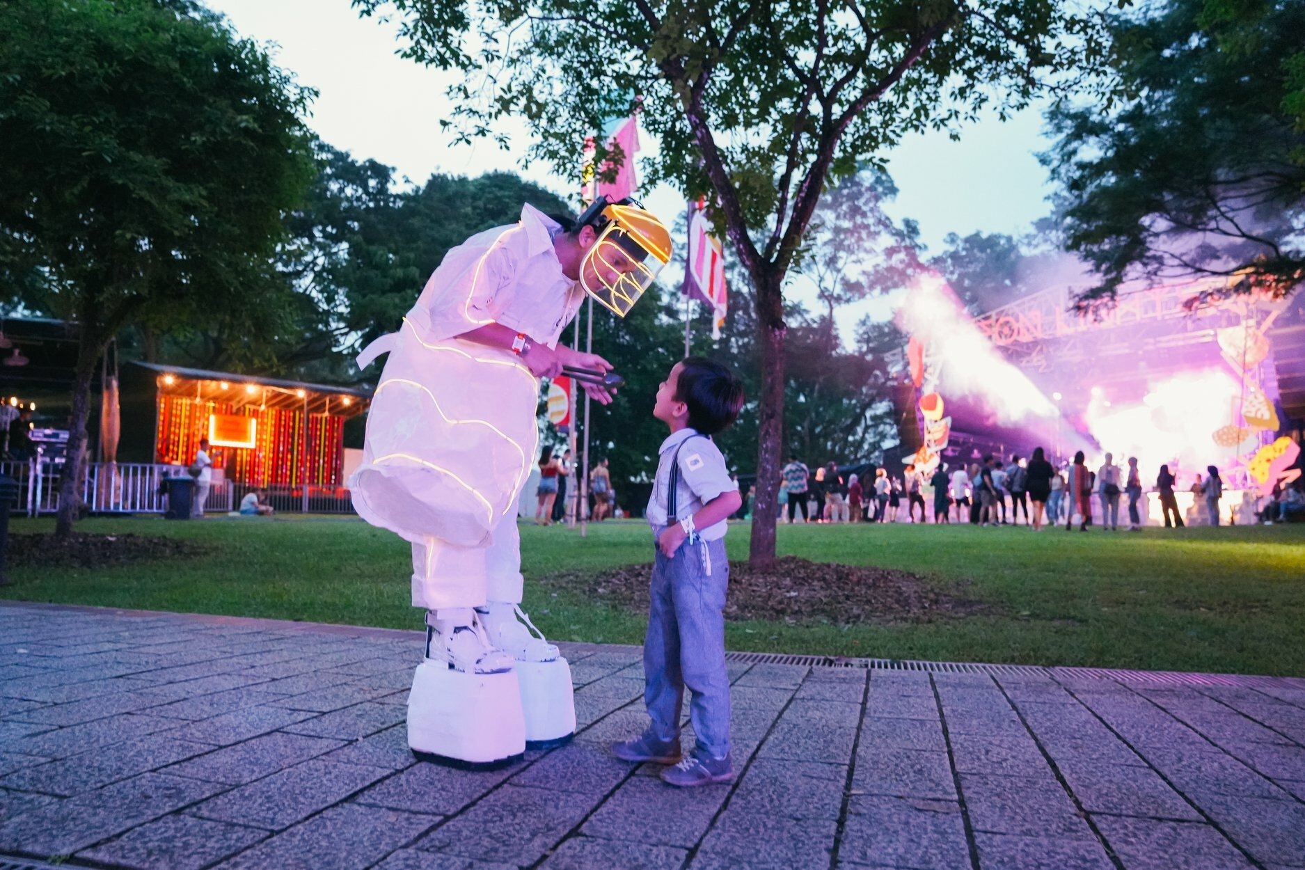 HF/DF Plastic Collection Unit for 'Neon Nooks' at Neon Lights Festival (2018)