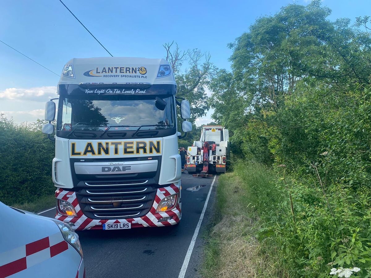 💪🏻Together, we work as a team! 💪🏻
 
@knight5277 went out to assist @forcerecoveryltd on a cement lorry that got himself in a very tricky situation! 🙌🏻 

Team work makes the dream work! As always, well done to the team on getting this lorry back