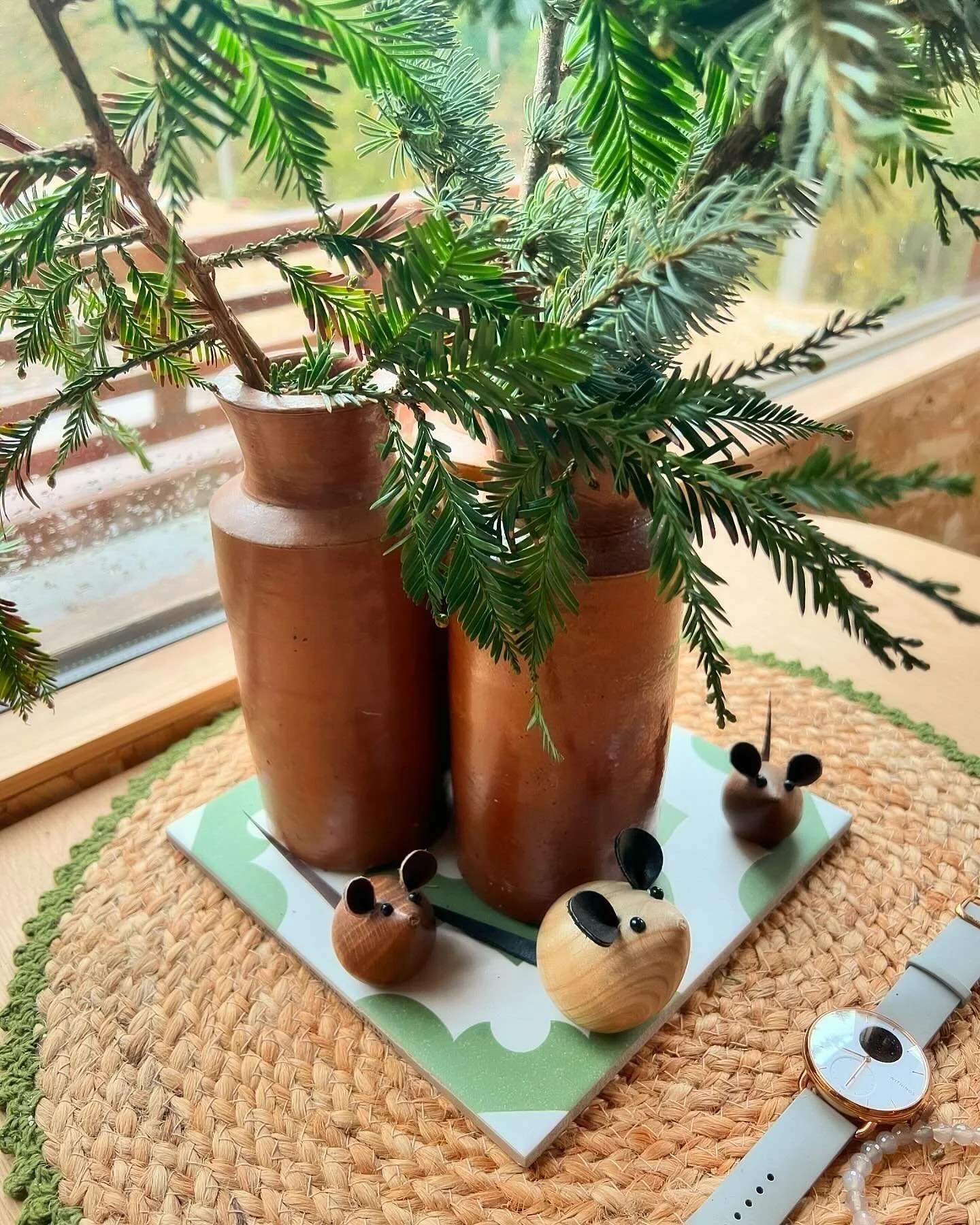 All our finds! Clay pots found in the ground, broken branches from recent storm Bert, a tile idea for the greenhouse floor and best of all little wooden mice made of scrap greenhouse wood!