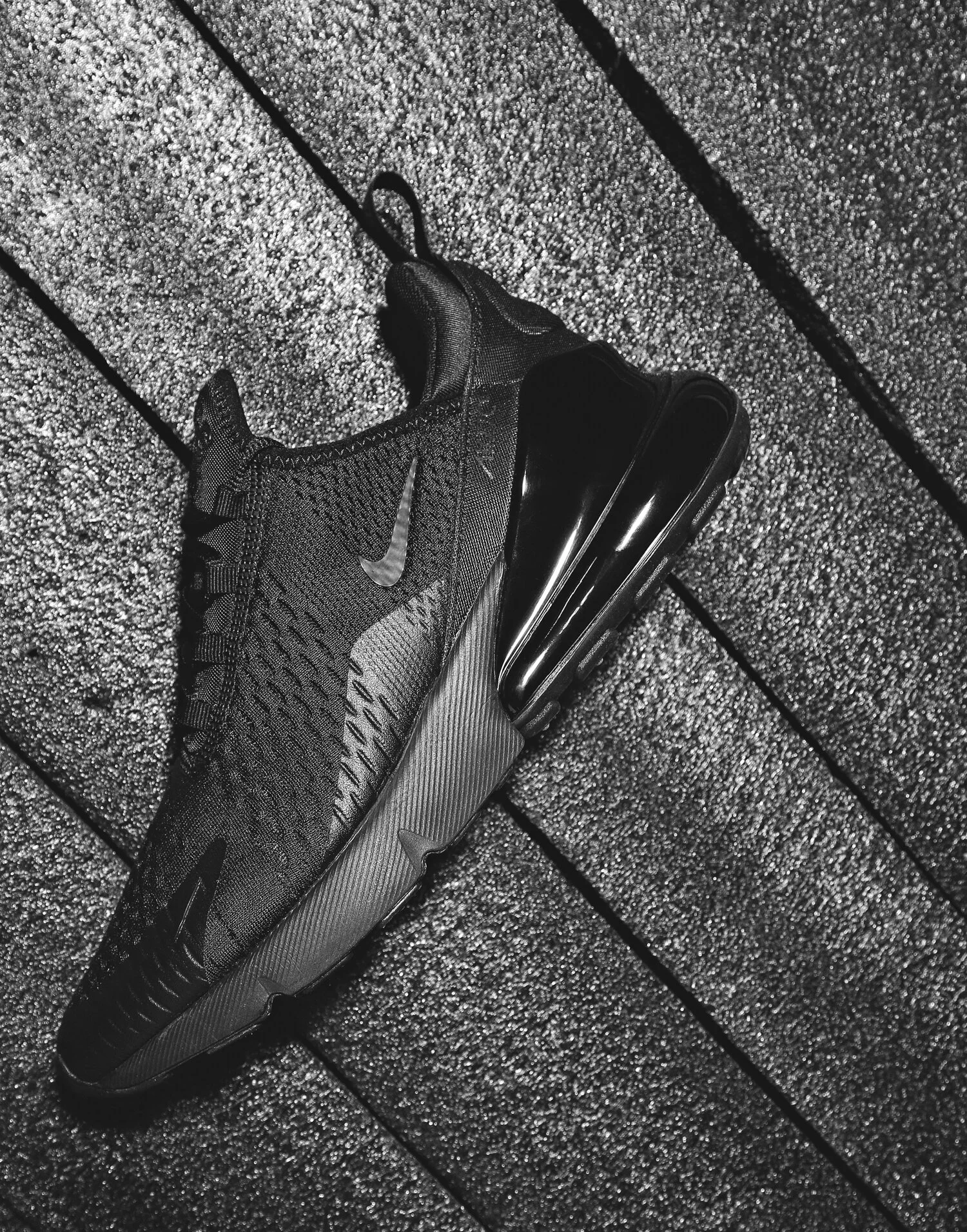 Nike - AIR MAX 270 1.jpg