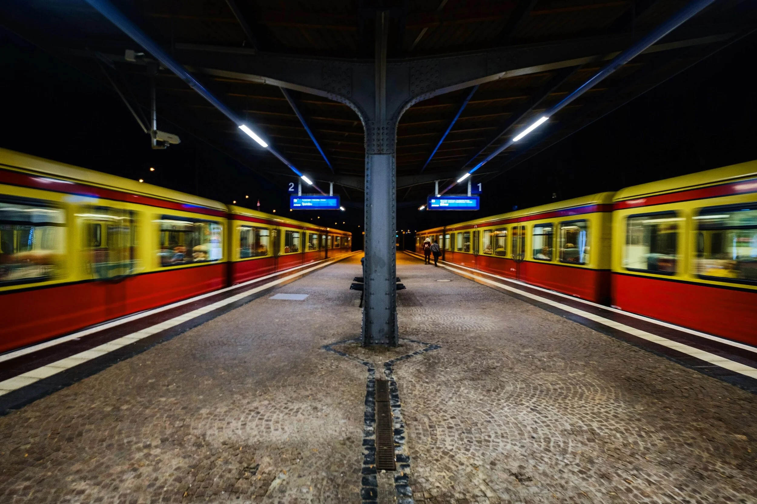 Nächste Station: Frohnau. Endstation! Bitte alle aussteigen. Ausstieg Links. (Frohnau, 2019)
