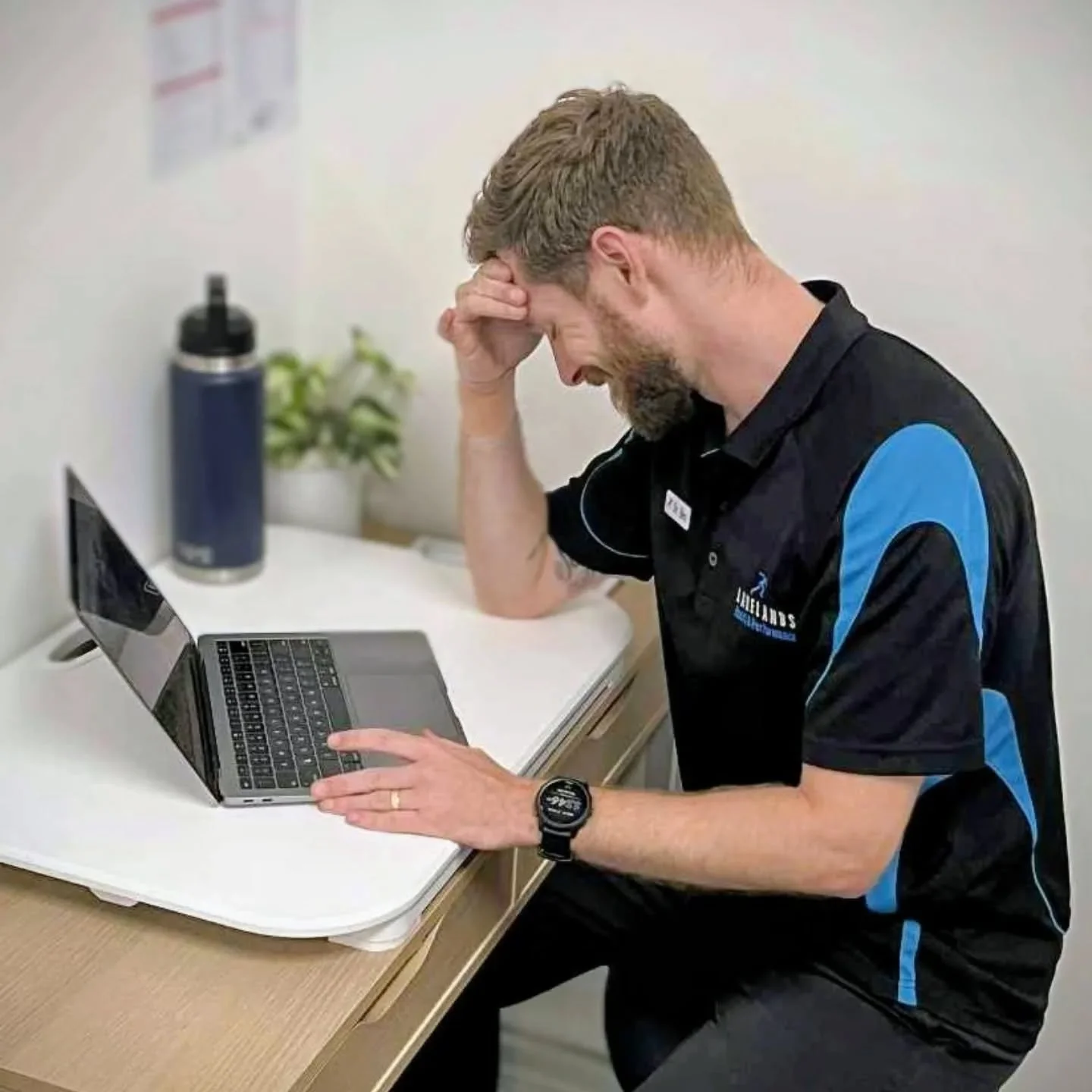 💥 Struggling with constant headaches? 💥

You&rsquo;re not alone 😩 and the good news is, there are natural ways to find relief.


Here are 3 chiropractor approved ways to ease the pressure 👇


1️⃣ Targeted Exercises
Build strength in the neck 