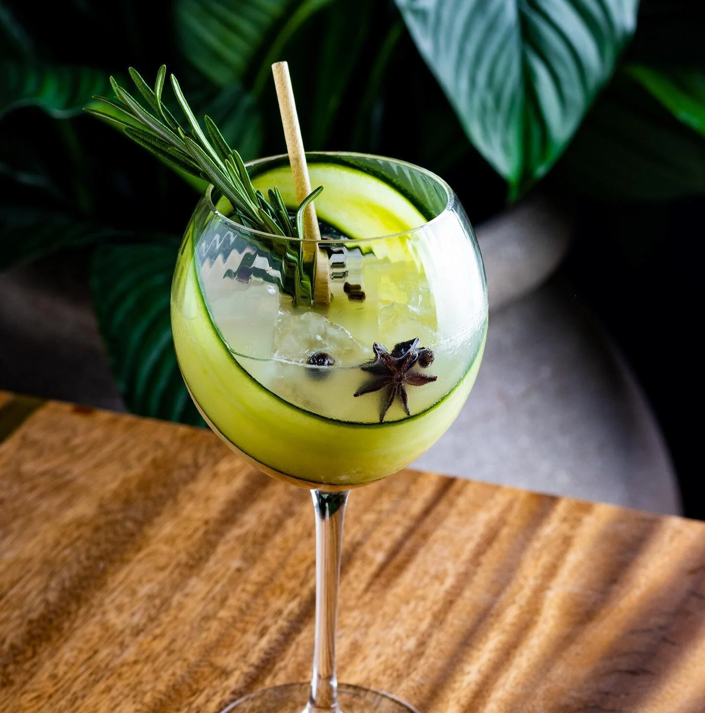 This week is all about our classics: the AVA G&amp;T, fresh and citrusy with our special twist #AVAMediterrAegean 
.
.
. 
#winterpark&nbsp;#orlando&nbsp;#orlandonights&nbsp;#winterparkrestaurants&nbsp;#travel&nbsp;#orlandorestaurants&nbsp;#trending&n