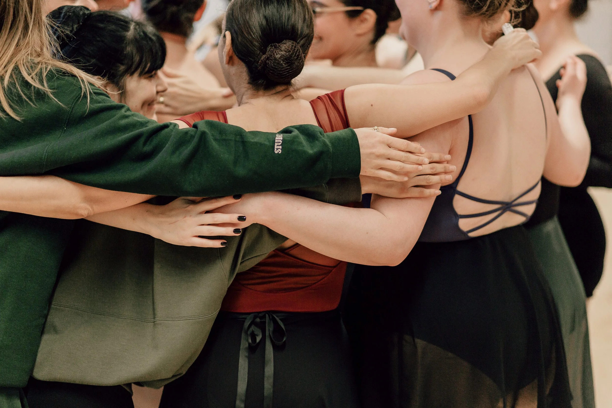 A Guide to the STUDIO B WhatsApp Community: Supporting Your Dance Journey