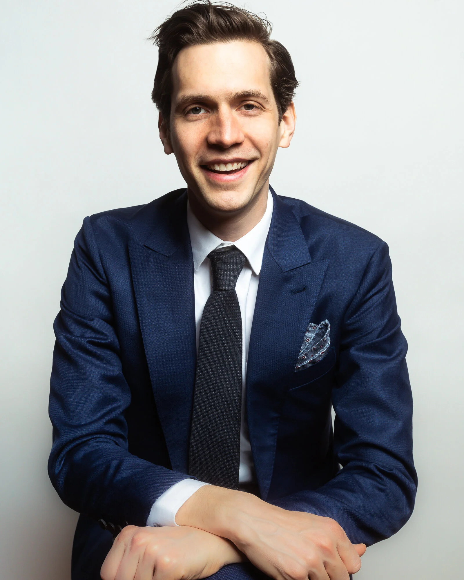 Andrew Louis - Acoustic Fingerstyle Guitarist Headshot 1.jpg