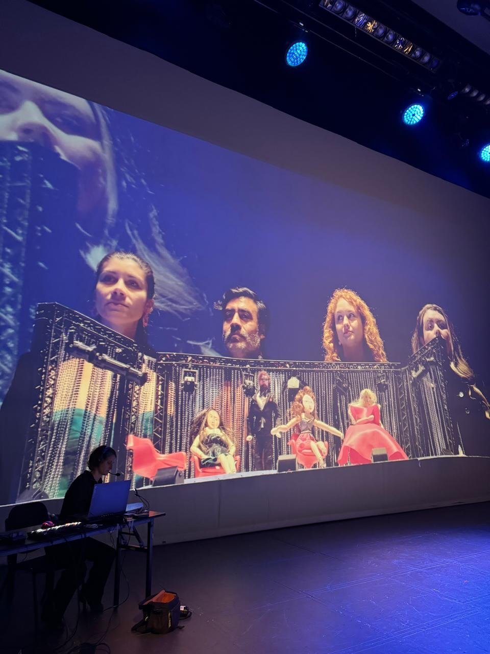 Ayer comenzamos a reconocer escenario Tronador junto al elenco de &ldquo;Gloria del Canto: Mucho m&aacute;s que un musical&rdquo; 〰️🎶

🌟Guiados por Mar&iacute;a Izquierdo, Sebasti&aacute;n Err&aacute;zuriz y Claudia Yolin, cantantes, equipo t&eacut