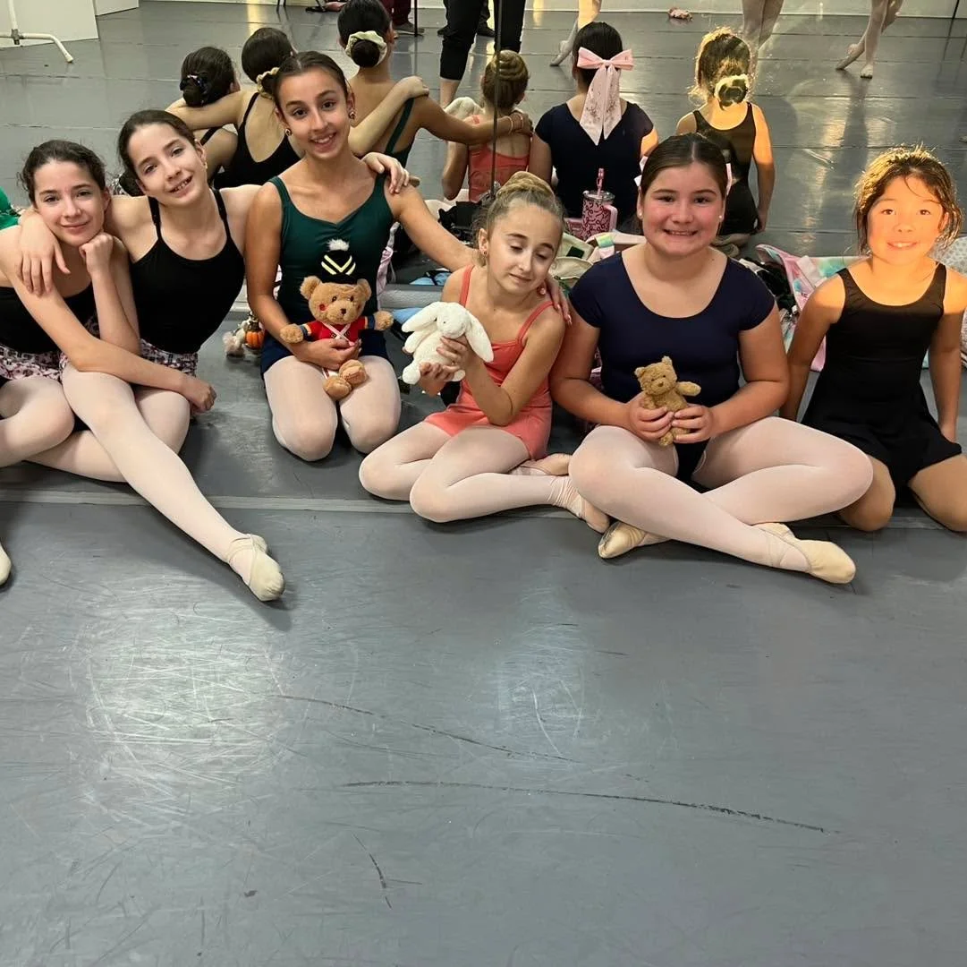 Party scene rehearsal! 🎄🩰✨

Get your Nutcracker tickets NOW. Link in bio for tix! #nutcracker2025 #visionsofsugarplums #themostwonderfultimeoftheyear #ballet #followyournola #nolatradition #mahaliajackson #nutcracker #nolanutcracker #dance #dancer 