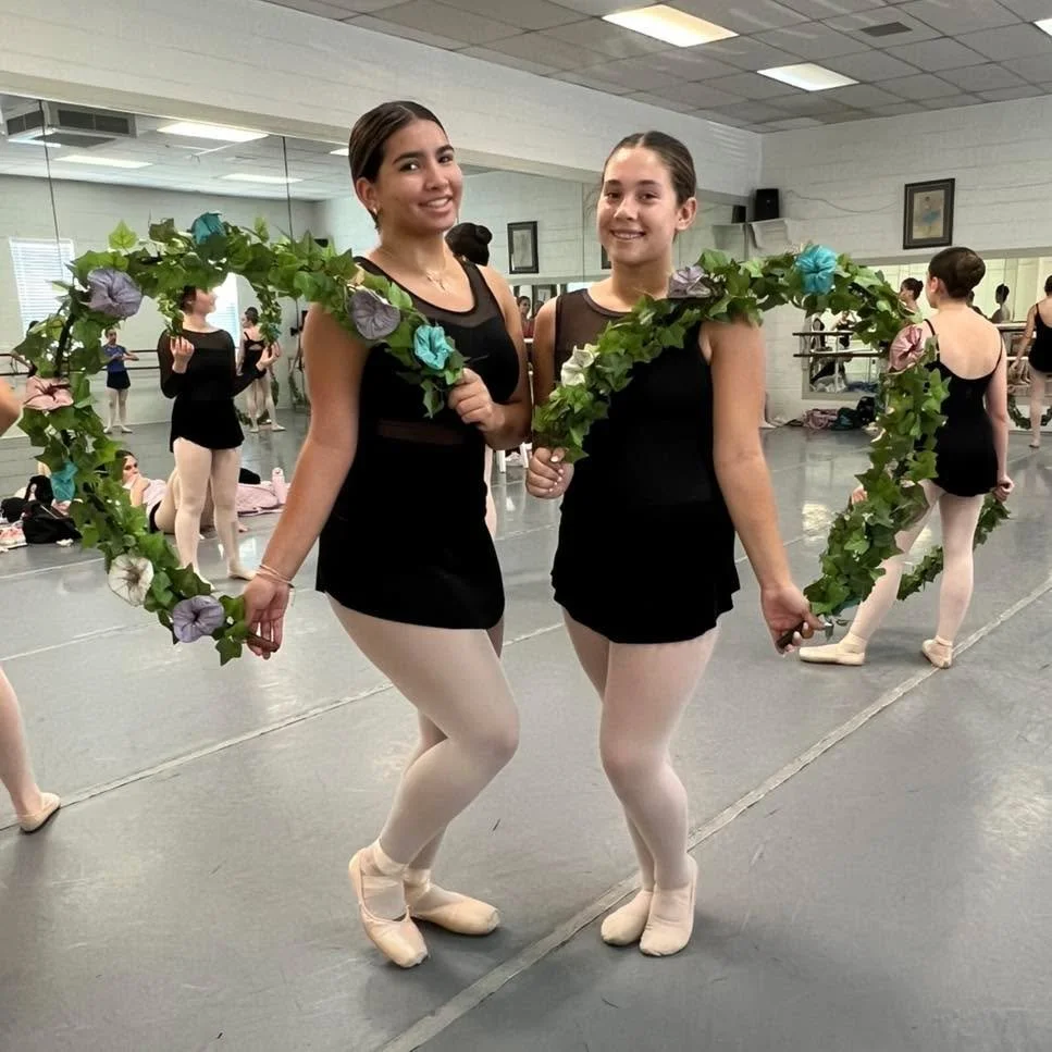 Garland rehearsal! 💐 
🪻🌷🌹 Spring Concert Tickets are on sale now!  Visit Deltafestivalballet.com to purchase your tickets today.

The Spring Concert is a mixed bill featuring excerpts from The Sleeping Beauty, Grand Tarantelle and new works.  #da