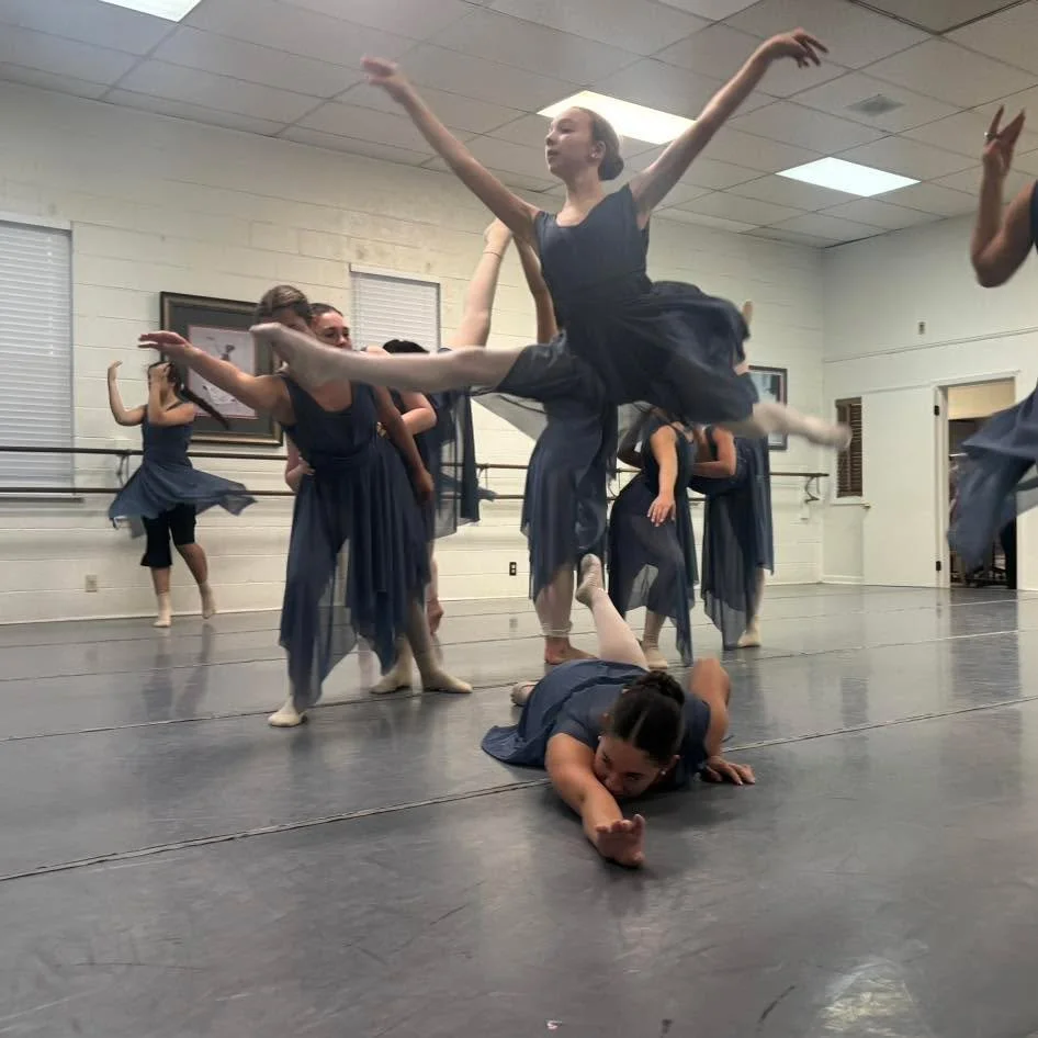 ✨ Rehearsals for Infinte Reflection, a new contemporary piece premiering THIS Saturday at the Spring Concert! 

Get your tickets at DeltaFestivalBallet.com. 

The Spring Concert is a mixed bill featuring excerpts from The Sleeping Beauty, Grand Taran
