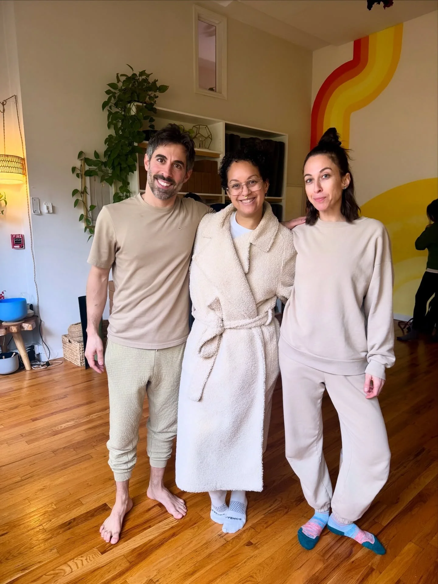 On Sundays we wear Beige 🙌🏽😆

Seriously, the cutest Sol Team ever!!! 🌞❤️