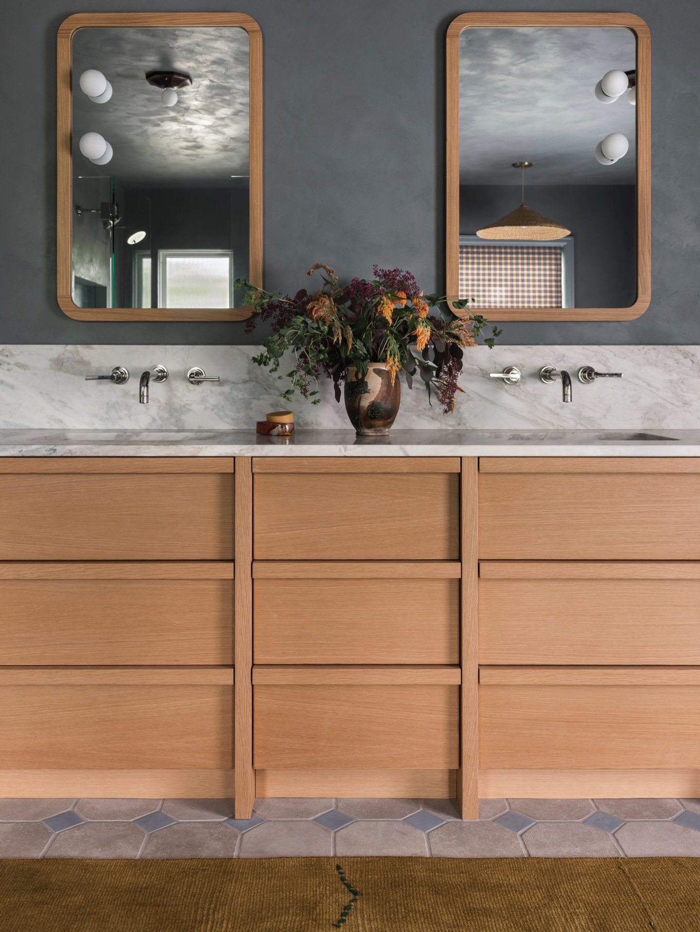 A few new project photos because it feels like a good day to see something beautiful. Built in partnership with our beloved trades and partner @edgertonandco. We love you, Minneapolis and St. Paul 🫶🏼

📷: @taylorhallobrien