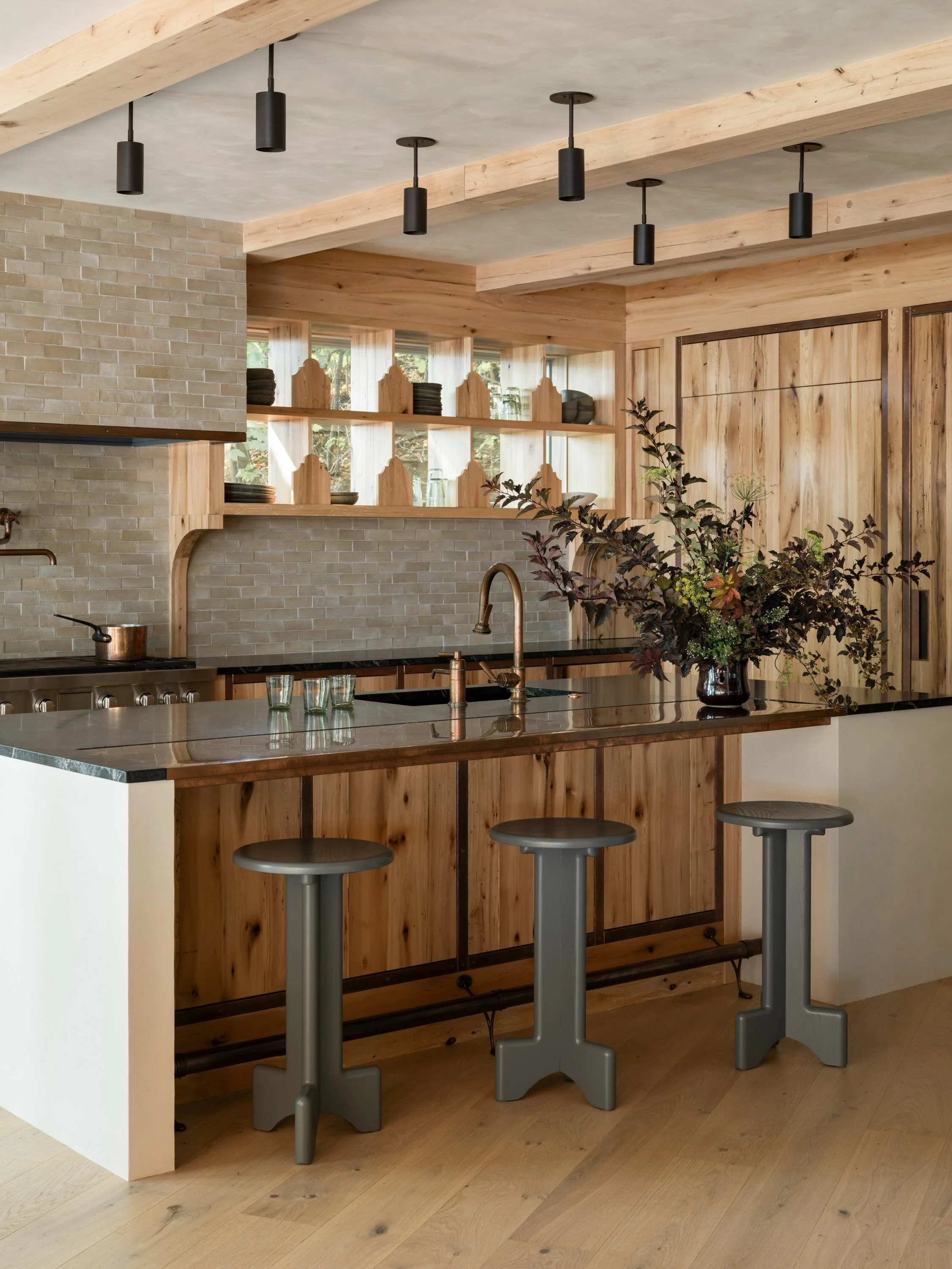 Swipe for some of our favorite details in our #yiwabisabicottage kitchen. The hand-hammered copper face frame in combination with the reclaimed elm remains one of my most exciting creative ventures. Developed so specifically for this house and client