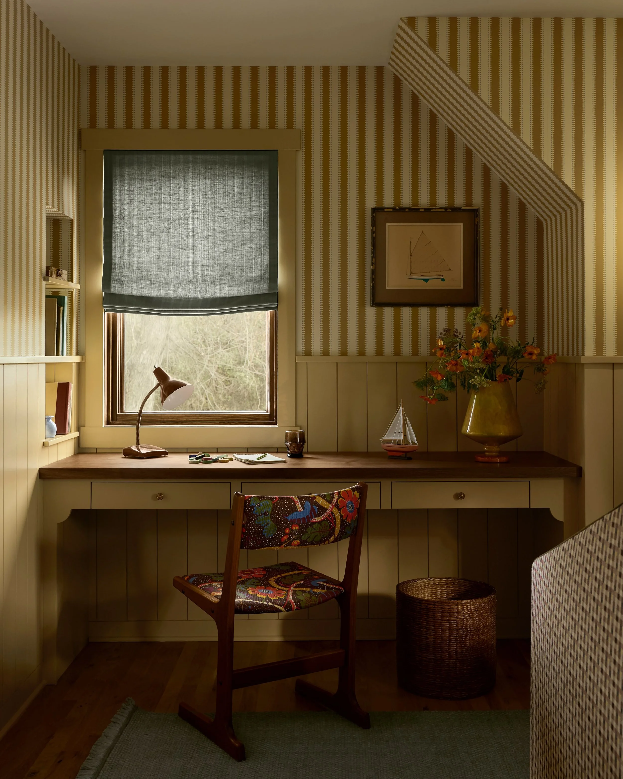 Creating spots for kids to create has been something we&rsquo;ve loved to do. Whether it&rsquo;s just a desk or a whole craft space, we&rsquo;re here for all the imaginative creations 🎨

See the full home tour in @archdigest 

Design: @yondinteriors