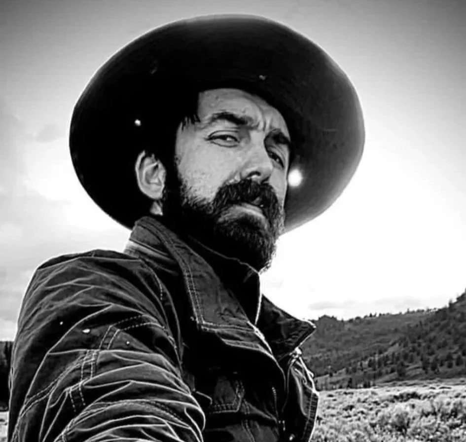 LIVE MUSIC: AARON YOUNG
