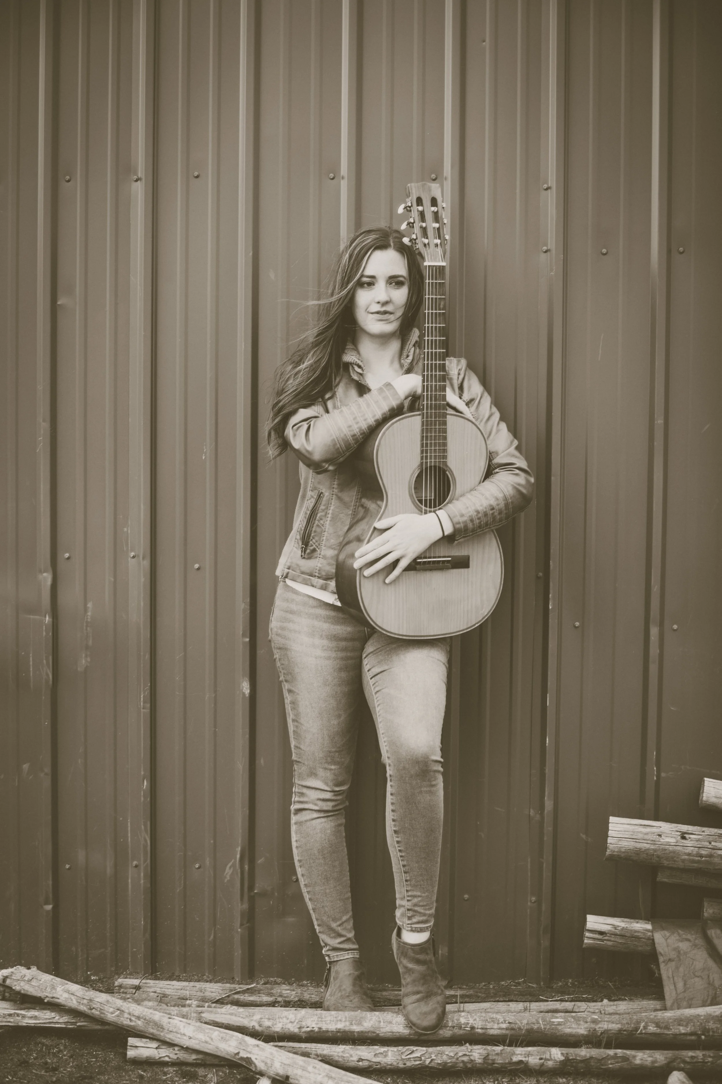 LIVE MUSIC: KATIE HALL