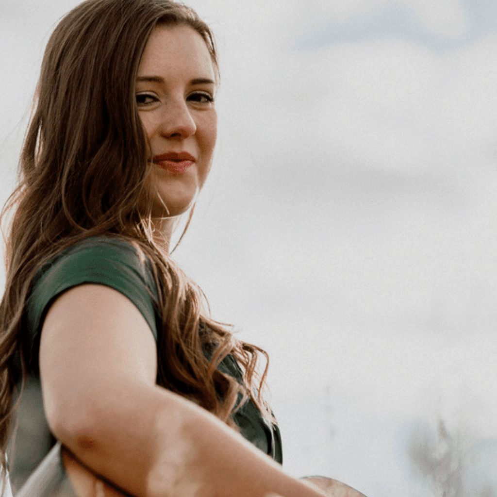 LIVE MUSIC: KATIE HALL