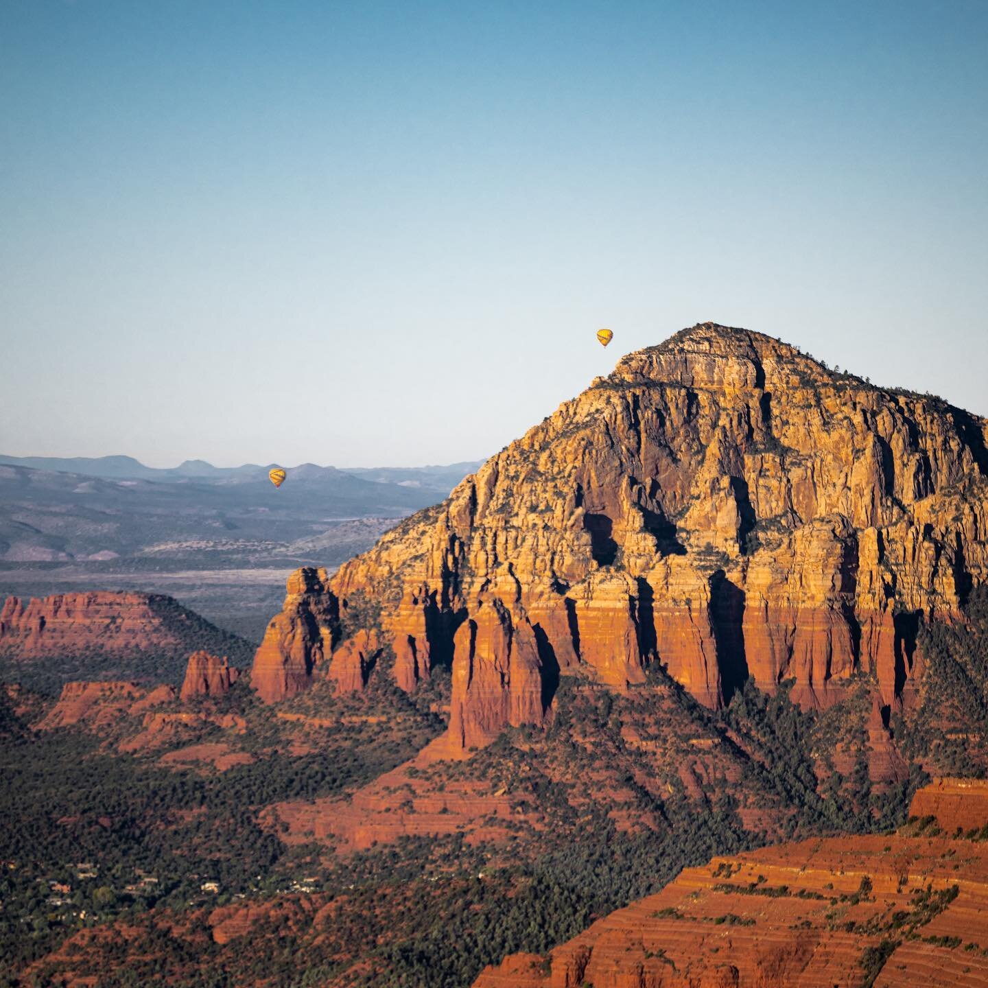 Sedona is a magical place and was the perfect spot to reset for a week! Had a blast shooting @victorialeestarr for her branding &amp; website and excited for her to share those images! 

But more importantly, continued to connect with great friends i