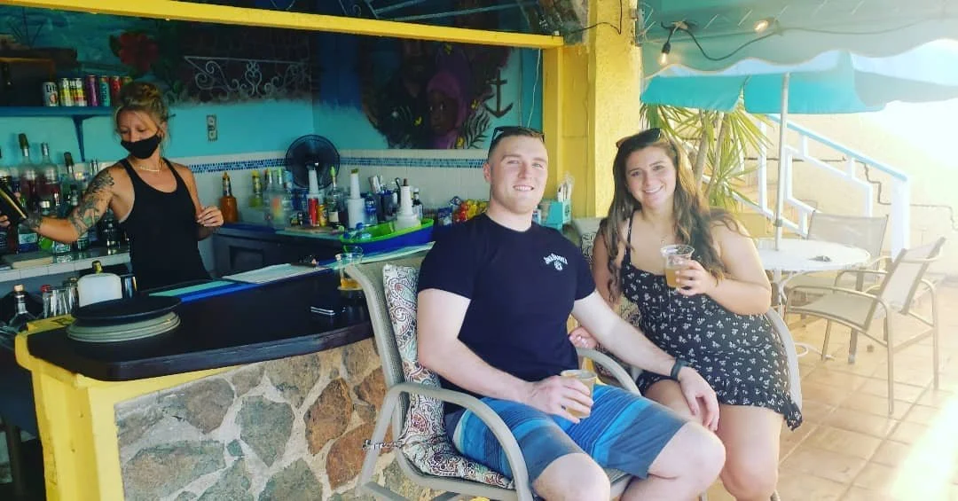 Stop by our pool bar for some refreshing cocktails!🍹
.
#mafoliepoolbar #poolside #stthomasvirginislands #cocktailsinparadise #weloveourguests