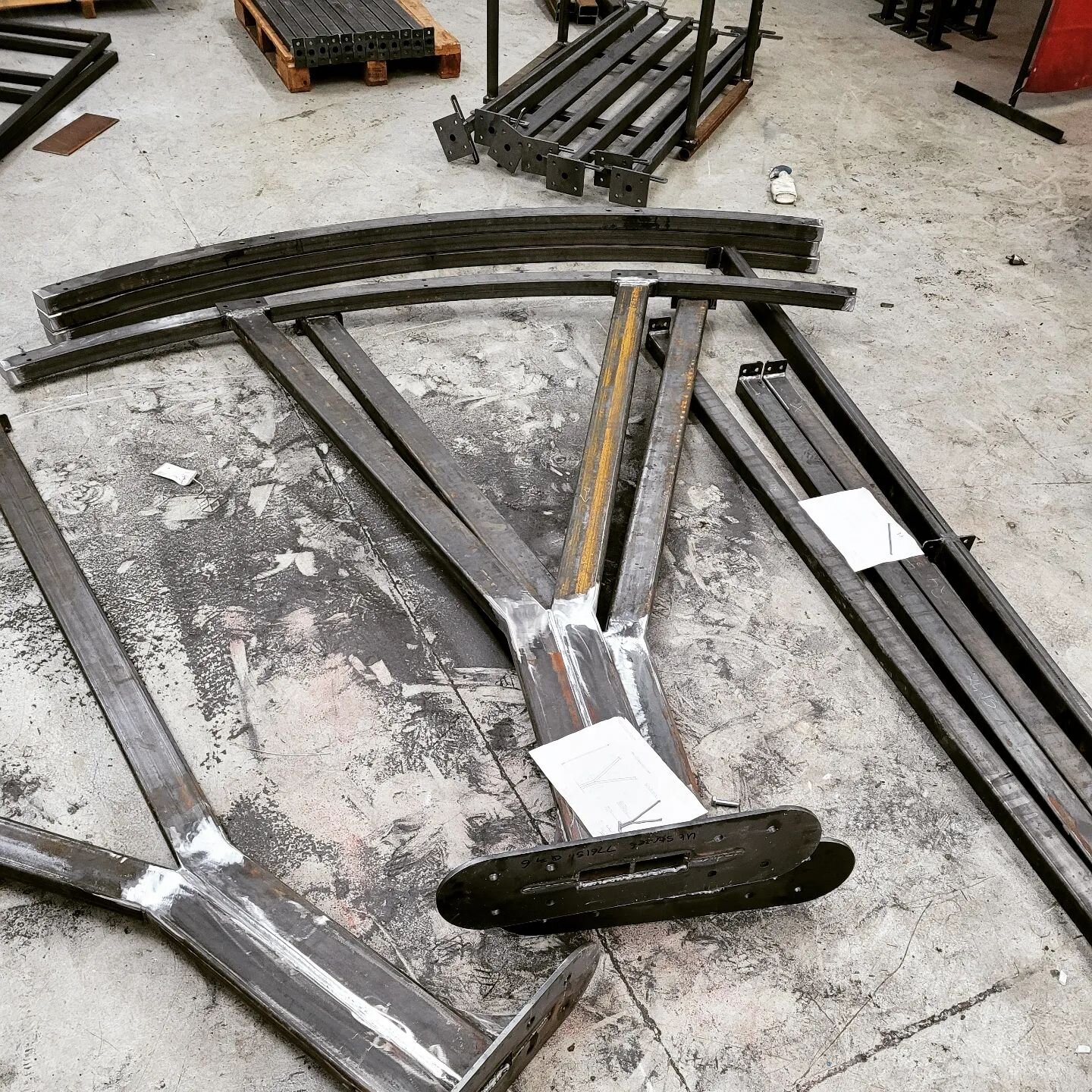 Coming to life, some nice little cycle shelters designed and made by us for a client. 
.
.
.
#cyclestyle #shelter #fabrication #metalwork #steelframe #design #cycle