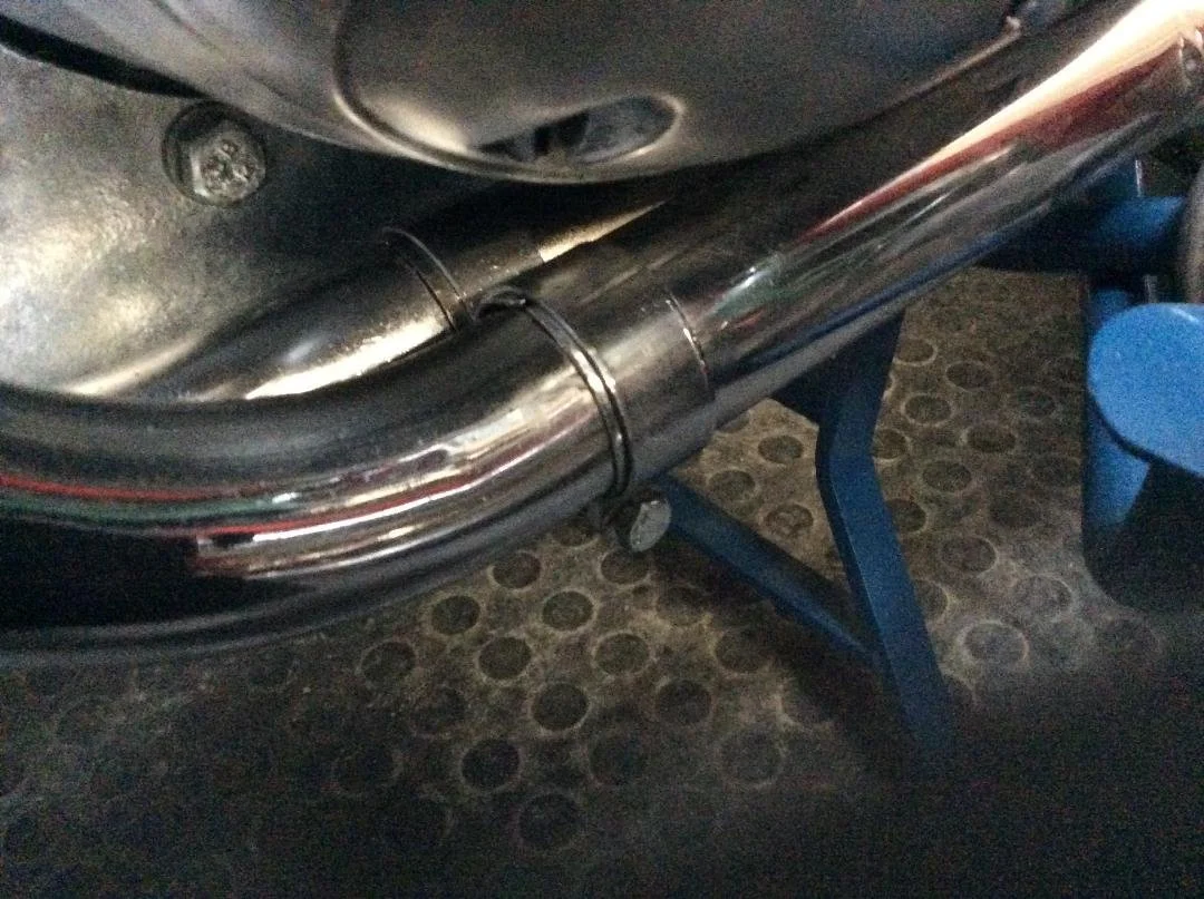 VILLIERS TWIN EXHAUST CLAMP.jpg