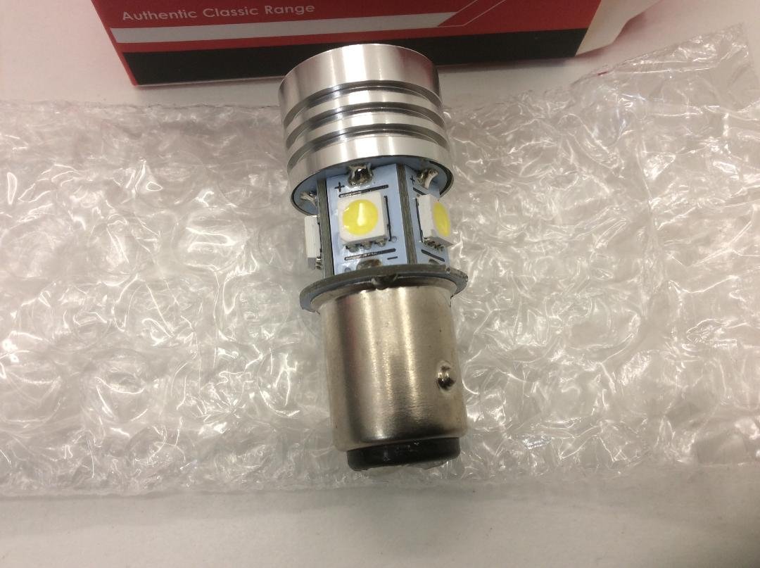 LUCAS 12 VOLT STOP-TAIL BULB BAY 15D 1.jpg